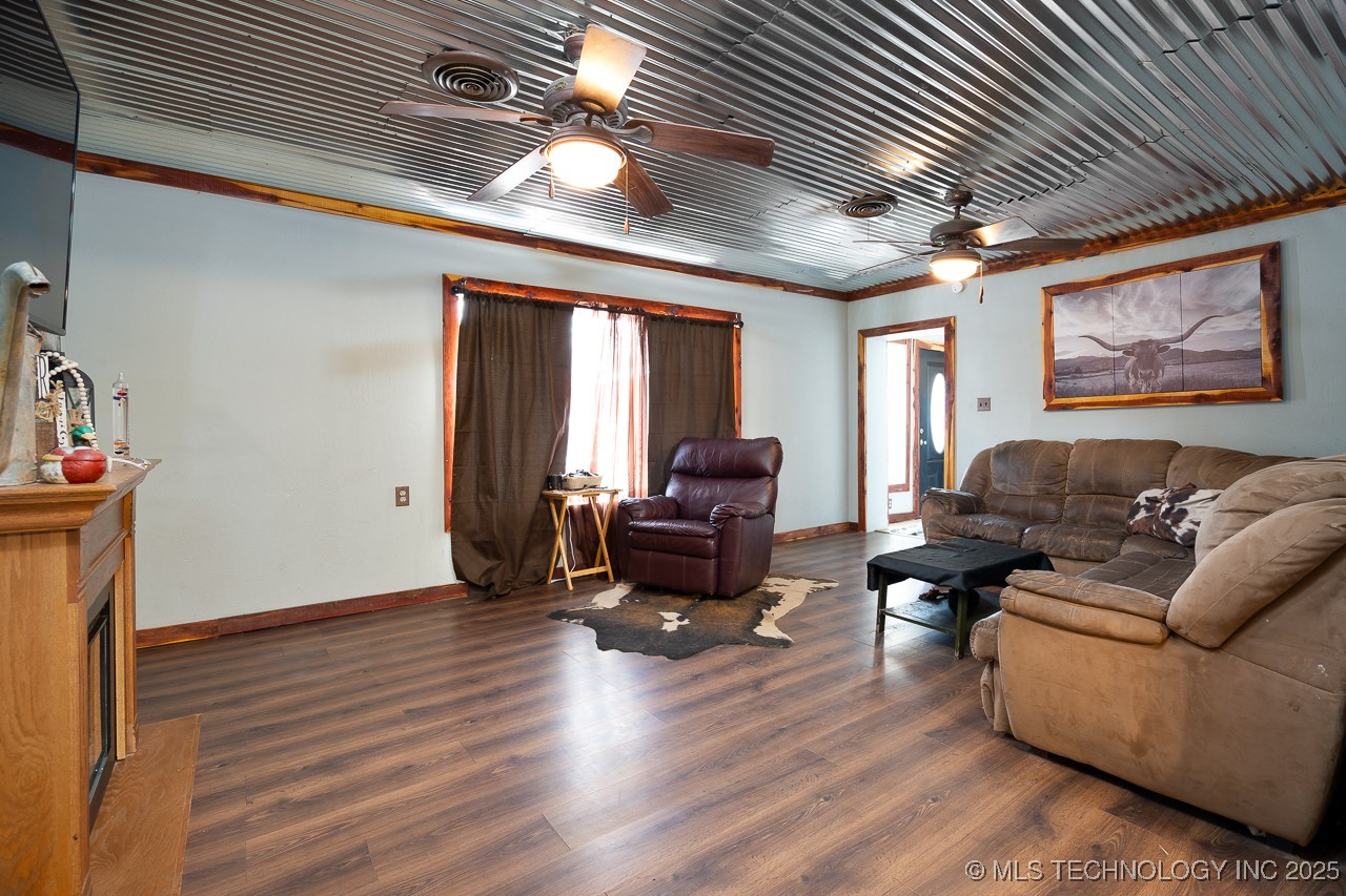 31580 E 684 Drive