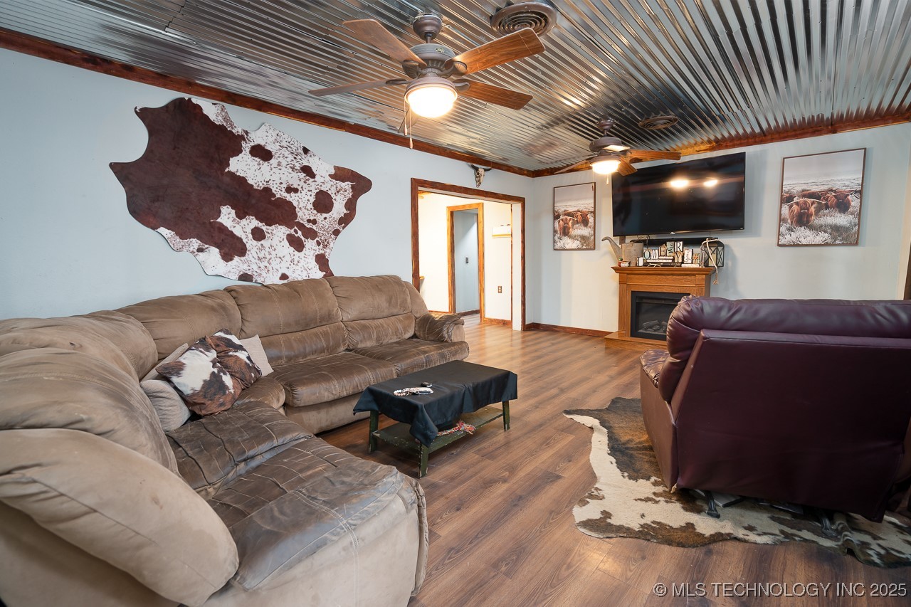 31580 E 684 Drive