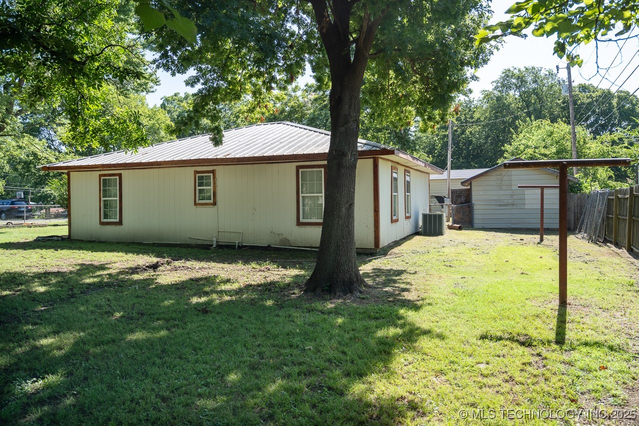 31580 E 684 Drive