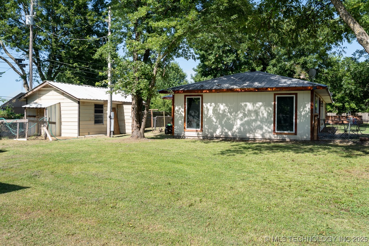 31580 E 684 Drive