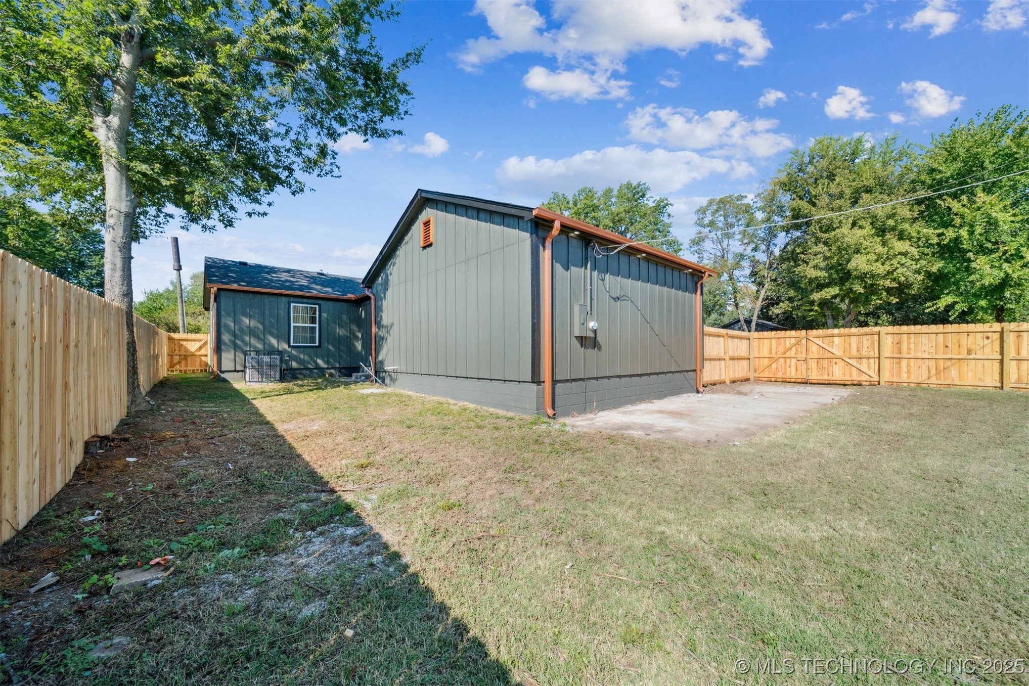 1547 N Columbia Place
