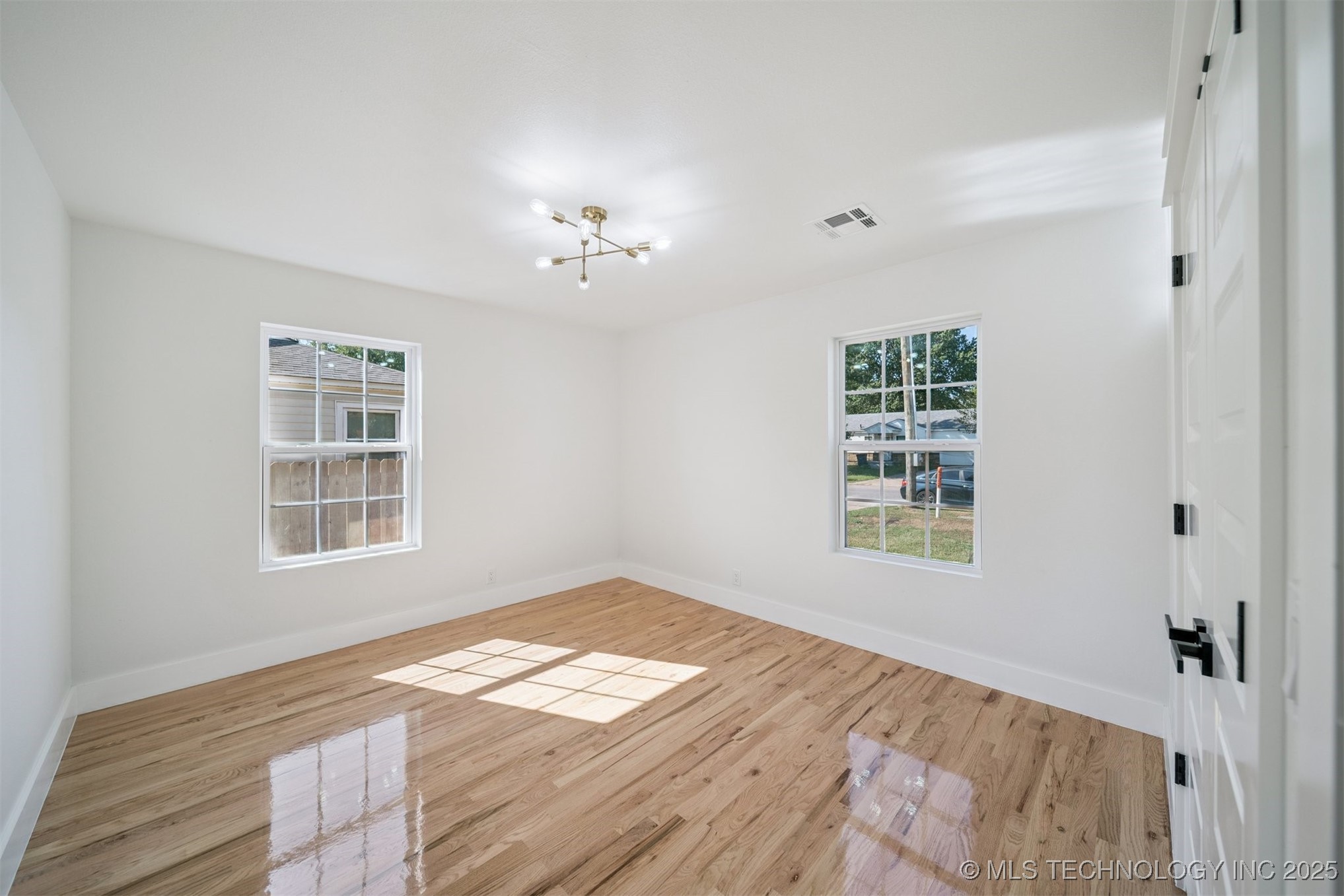 1547 N Columbia Place