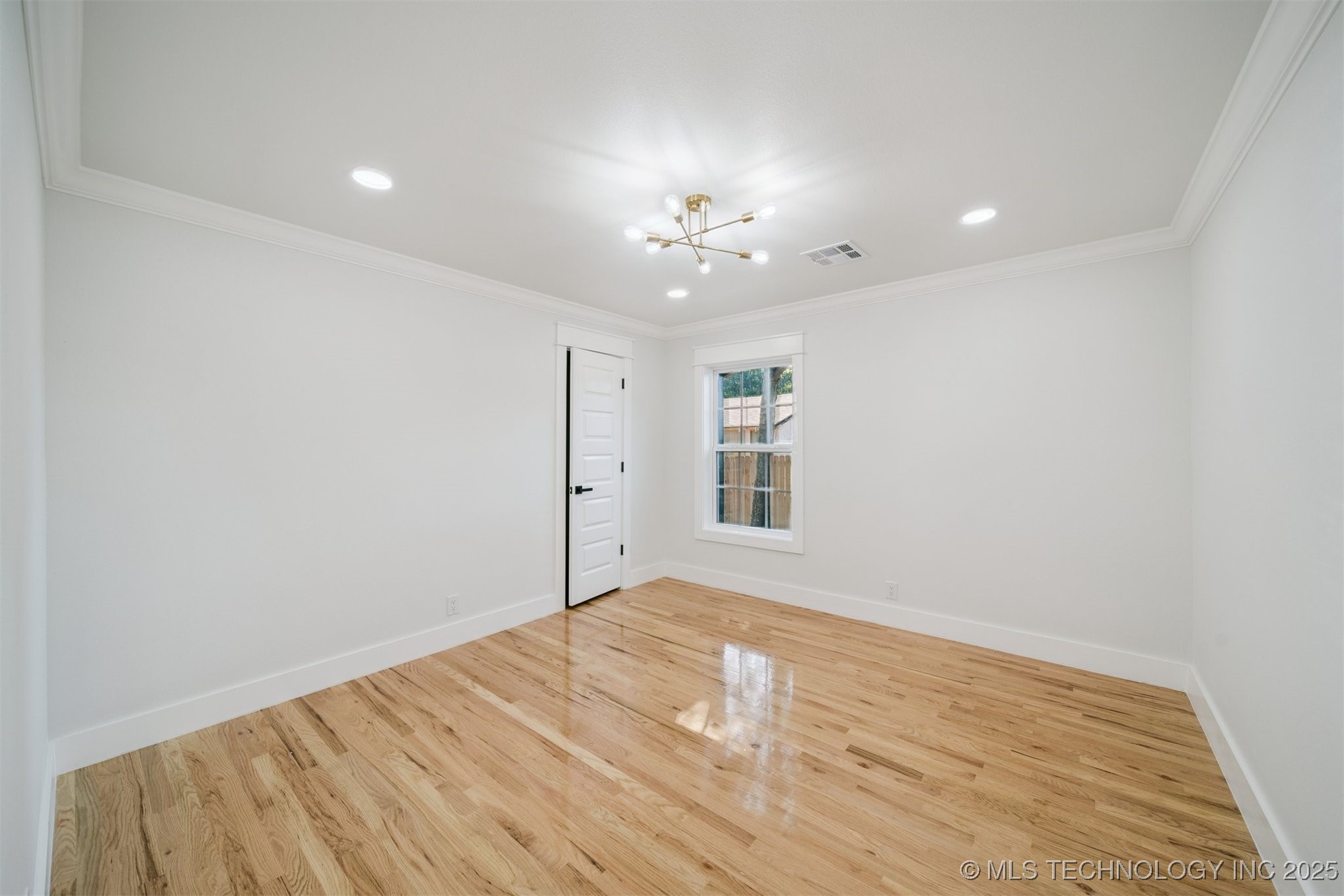 1547 N Columbia Place