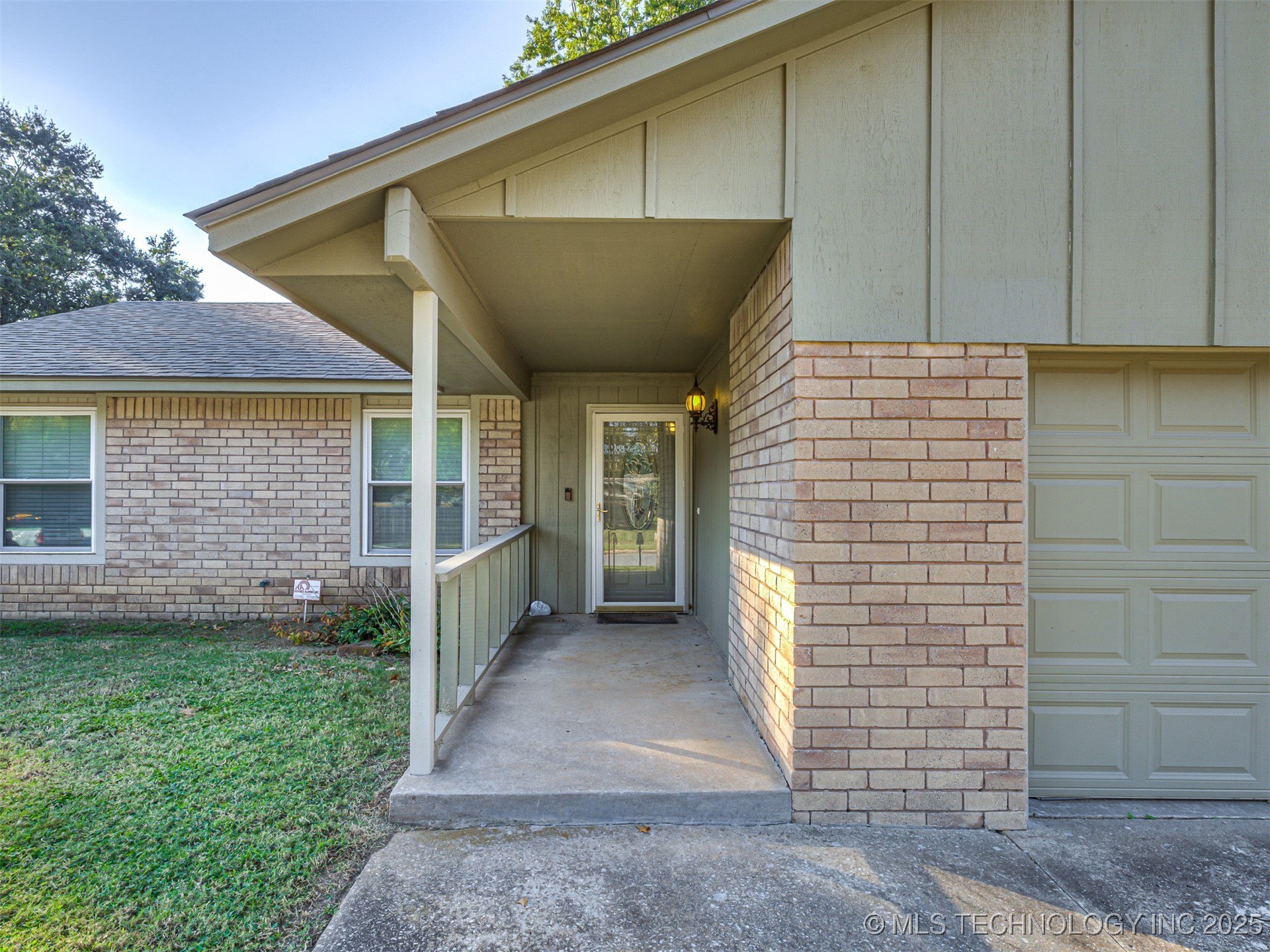 201 E Waco Street