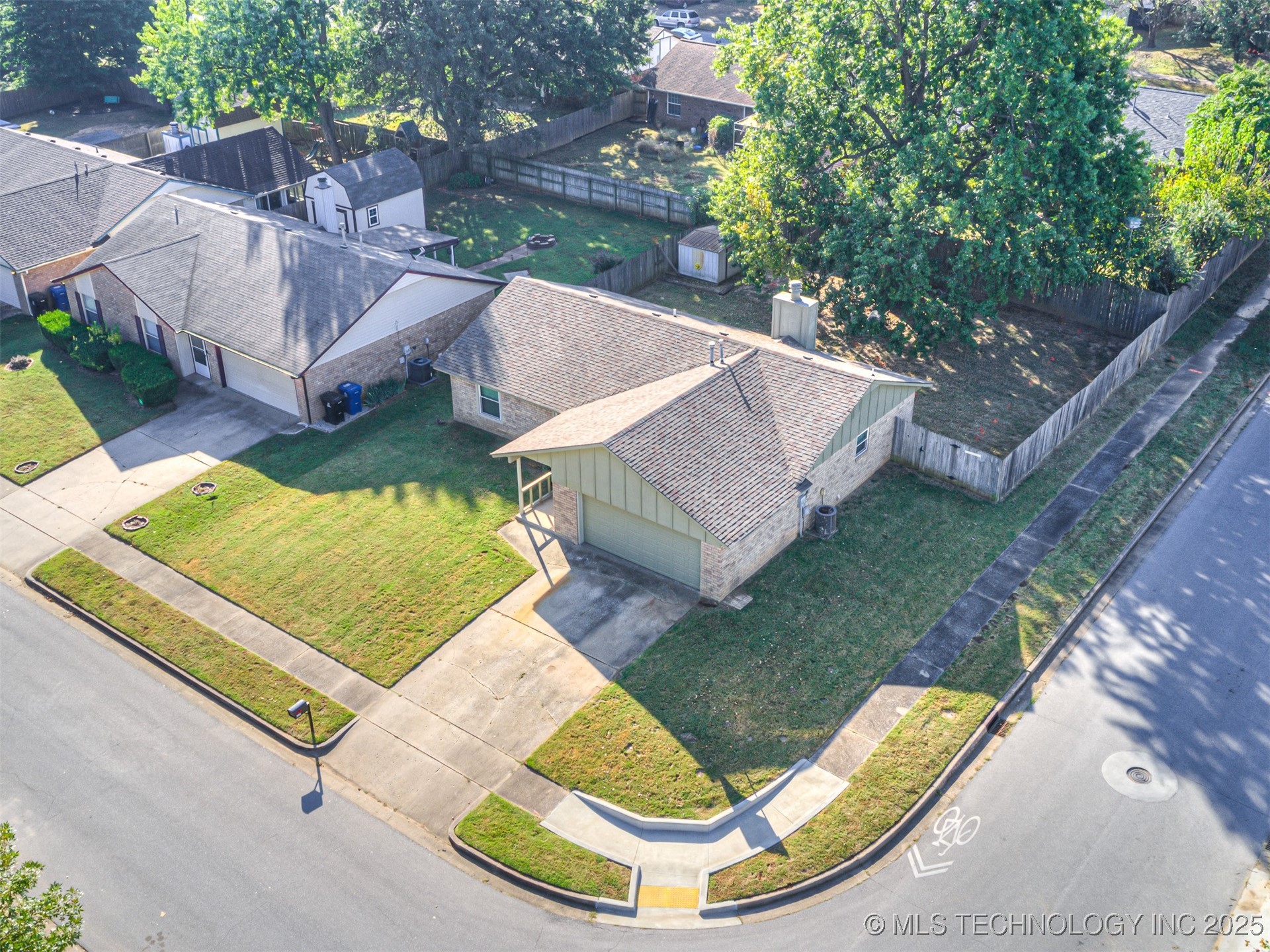 201 E Waco Street