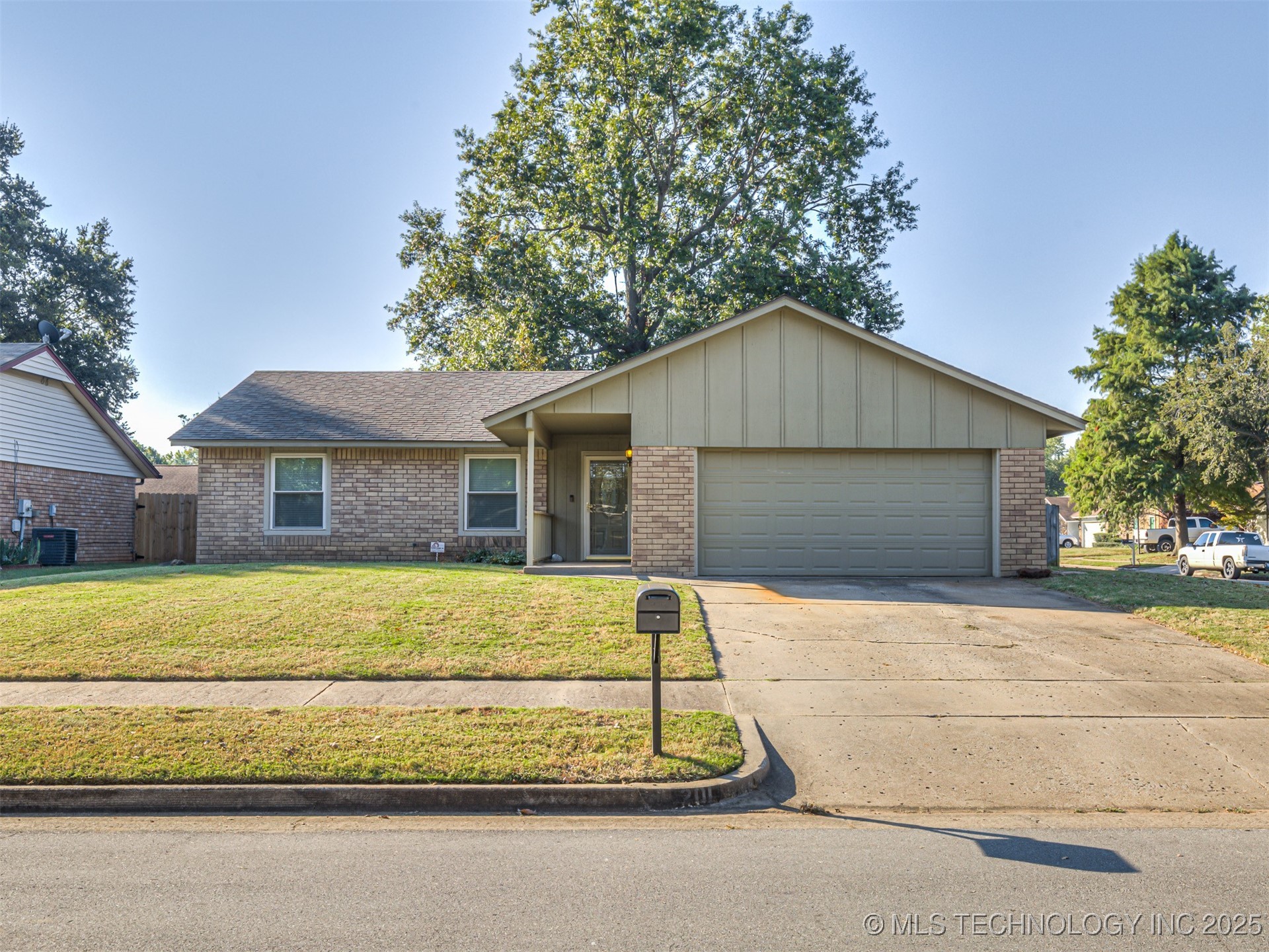 201 E Waco Street