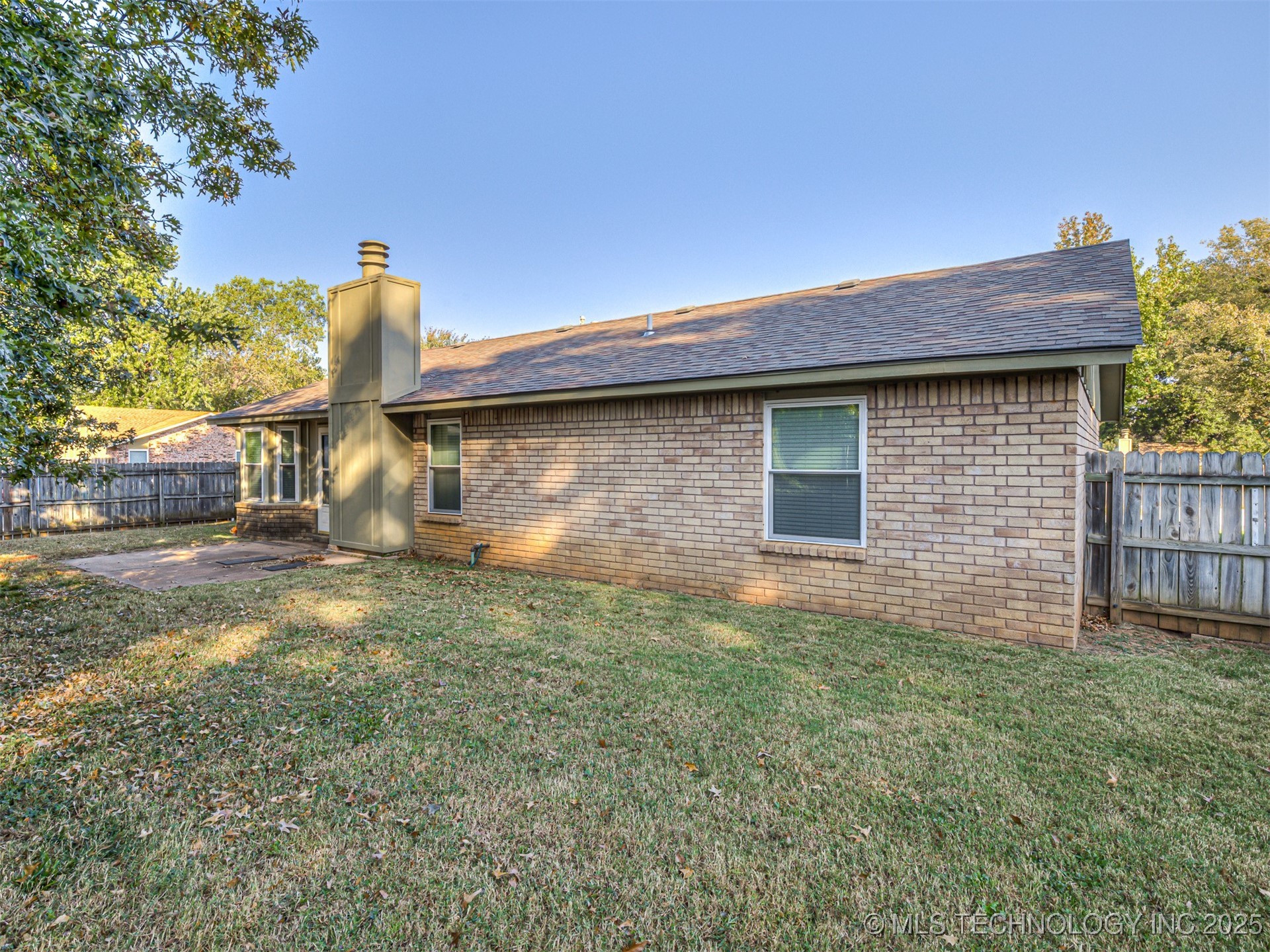 201 E Waco Street