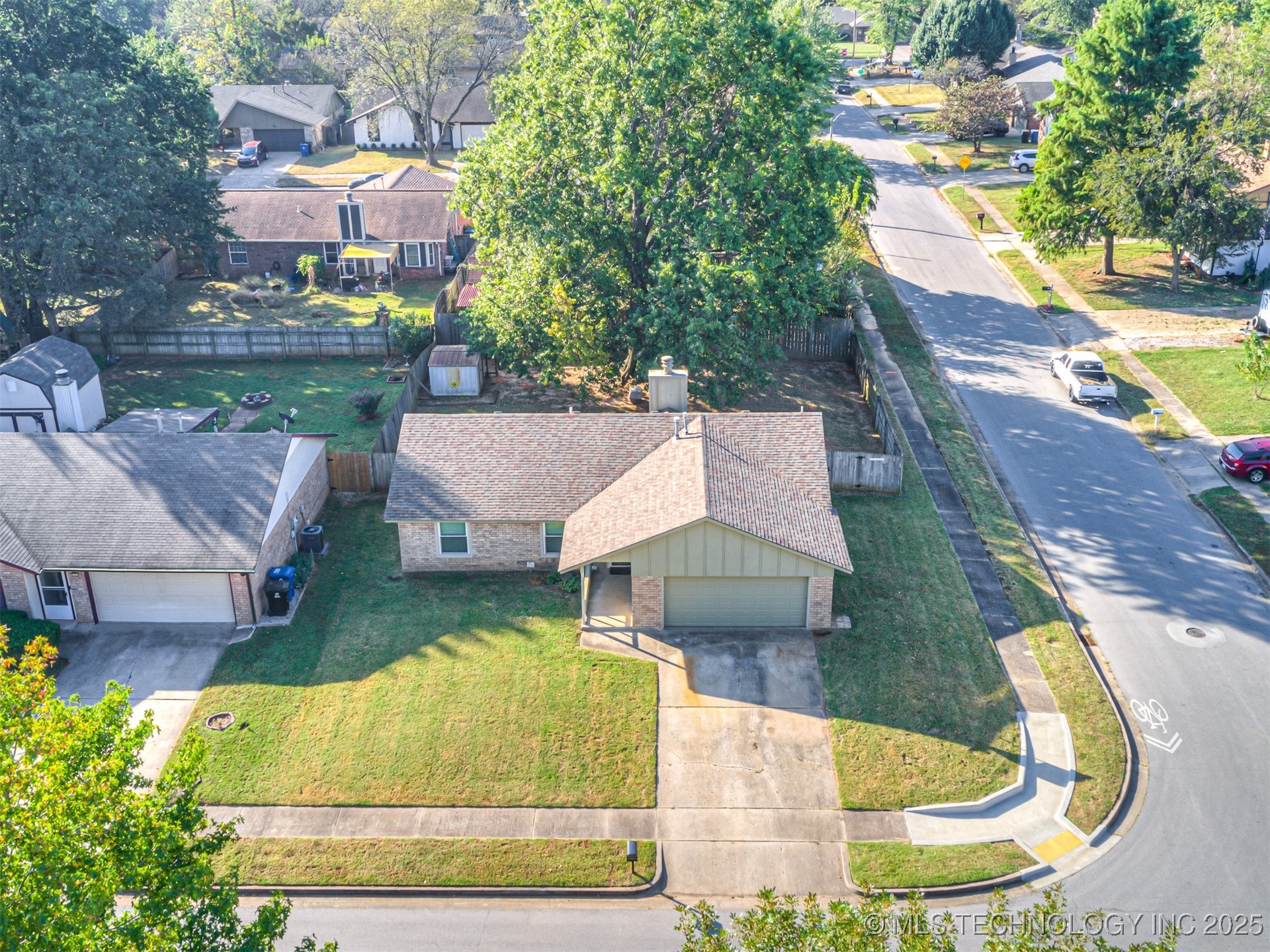 201 E Waco Street