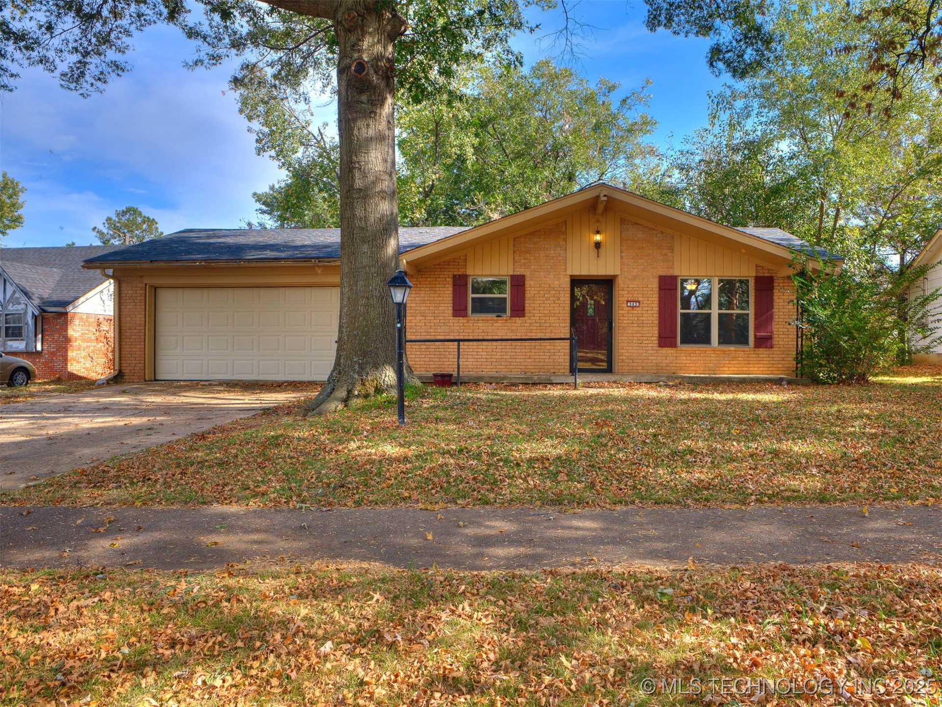 513 N Village Place
