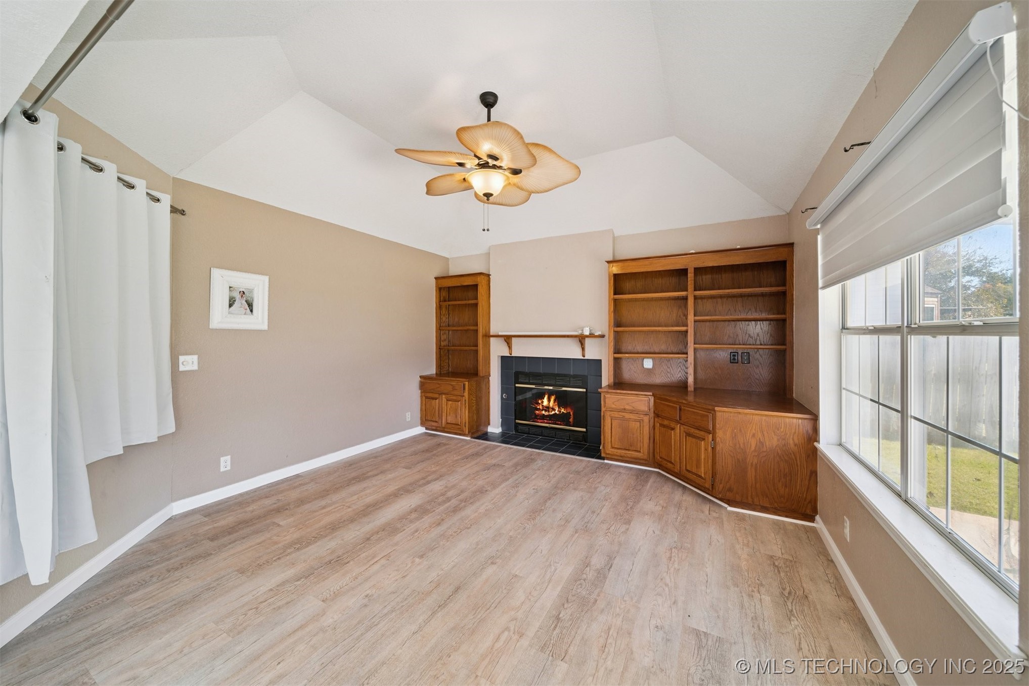 1211 W Edgewater Place