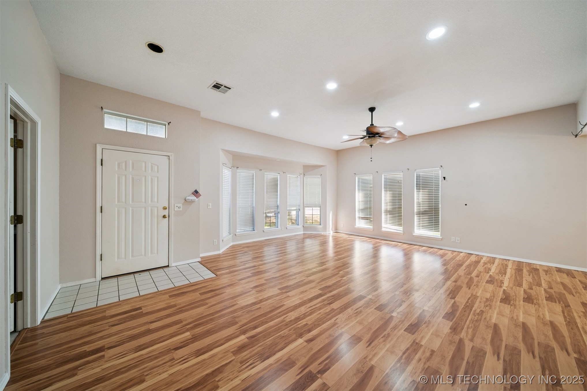 1211 W Edgewater Place
