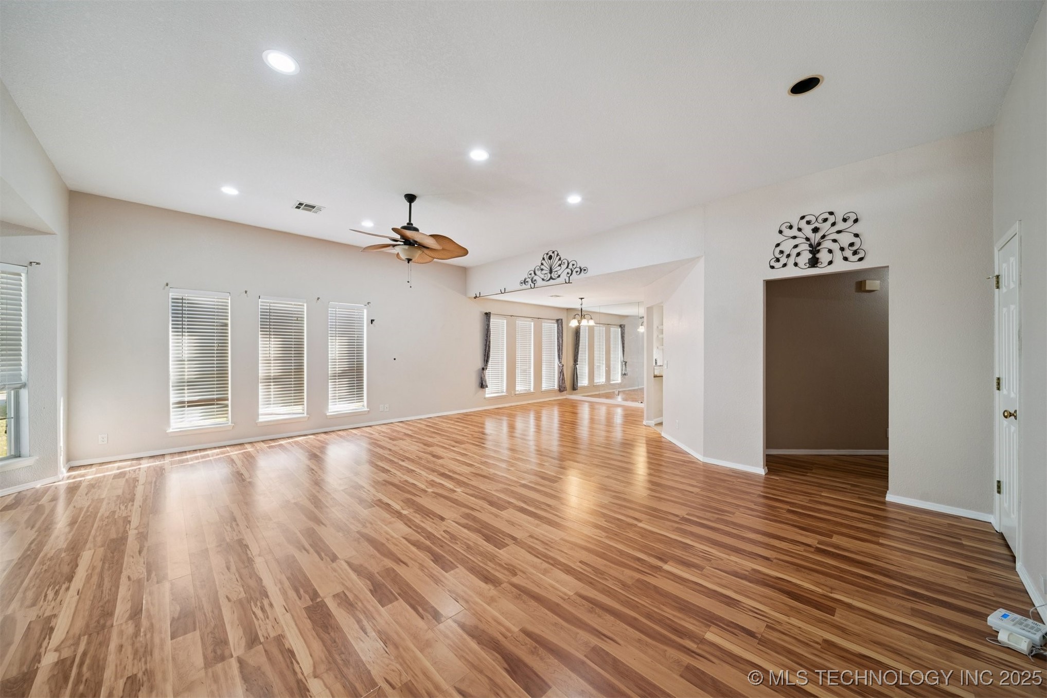 1211 W Edgewater Place