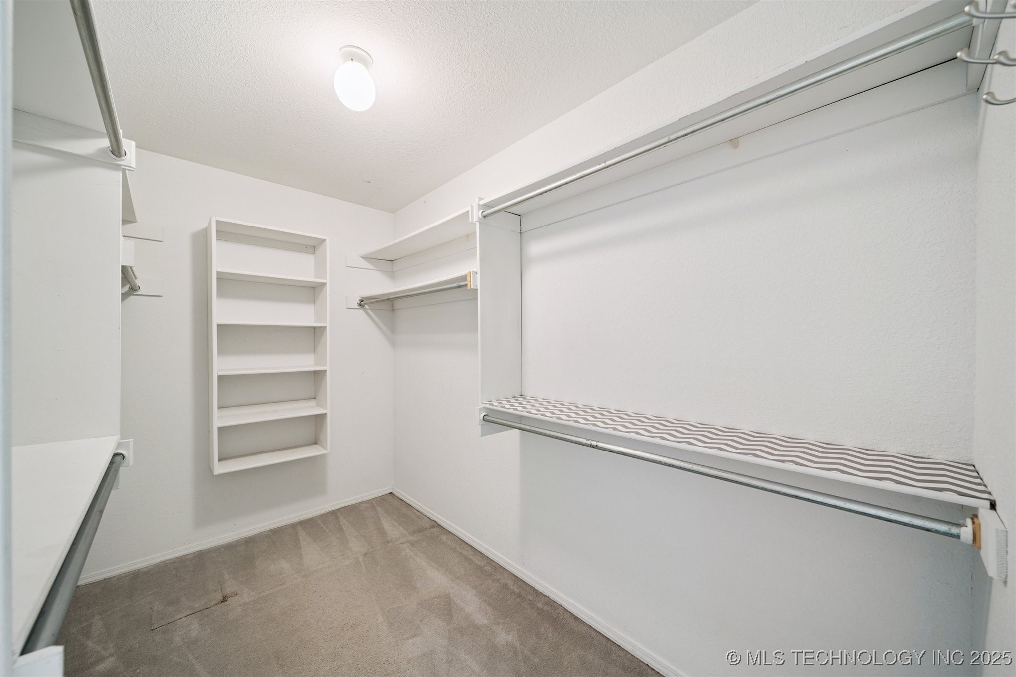 1211 W Edgewater Place