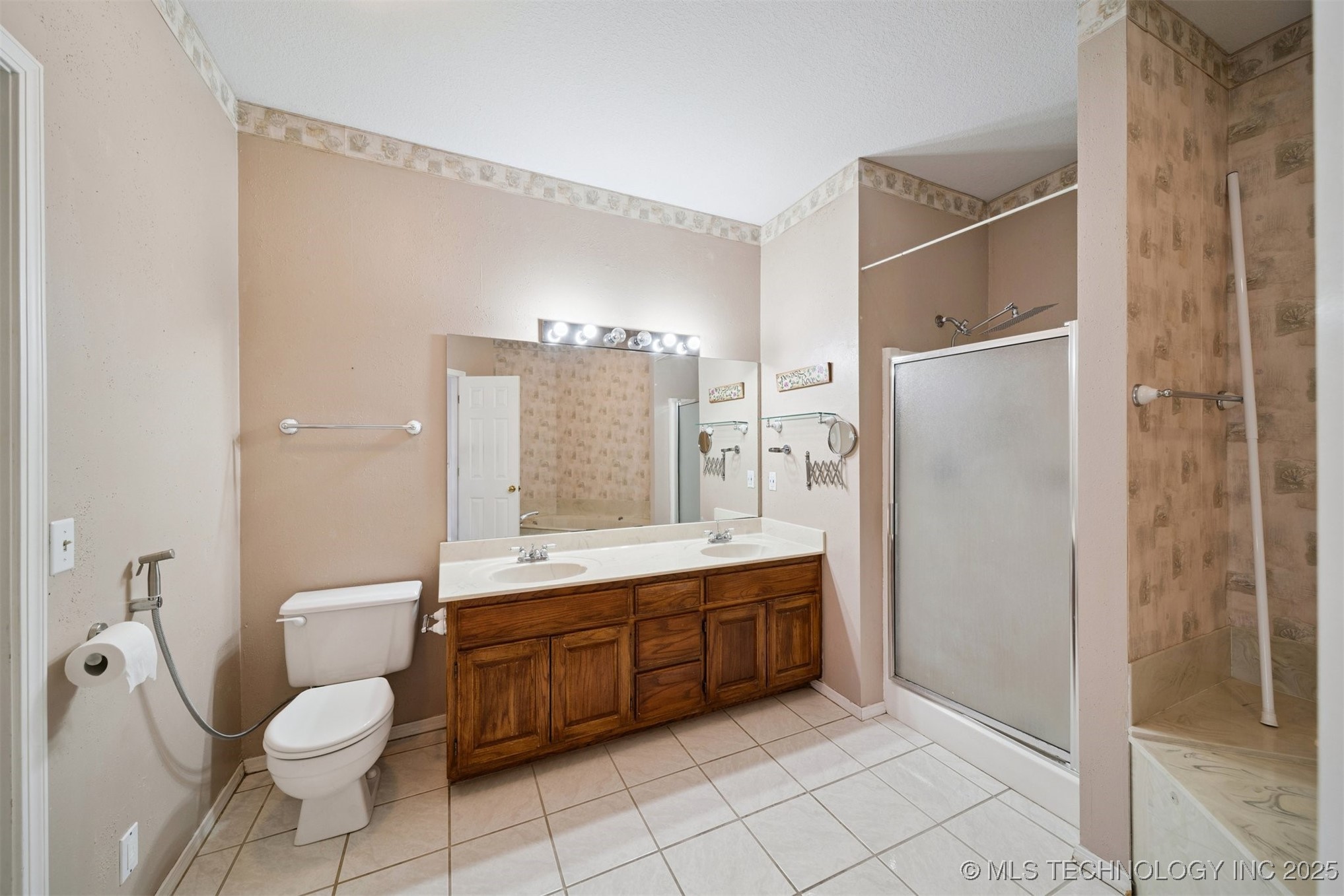 1211 W Edgewater Place