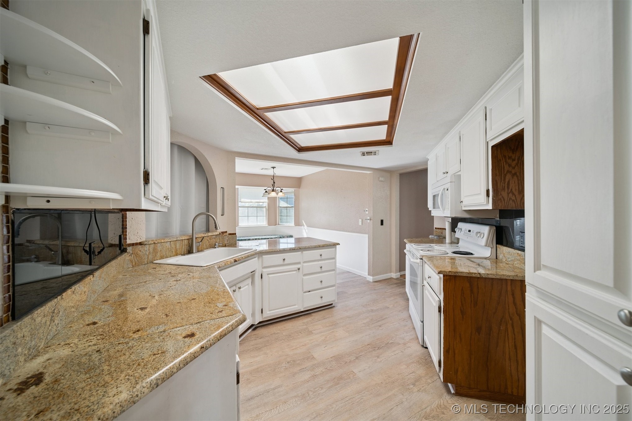 1211 W Edgewater Place