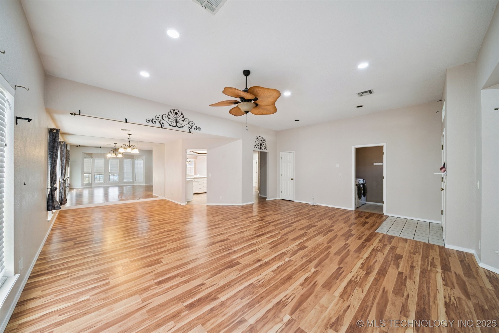 1211 W Edgewater Place