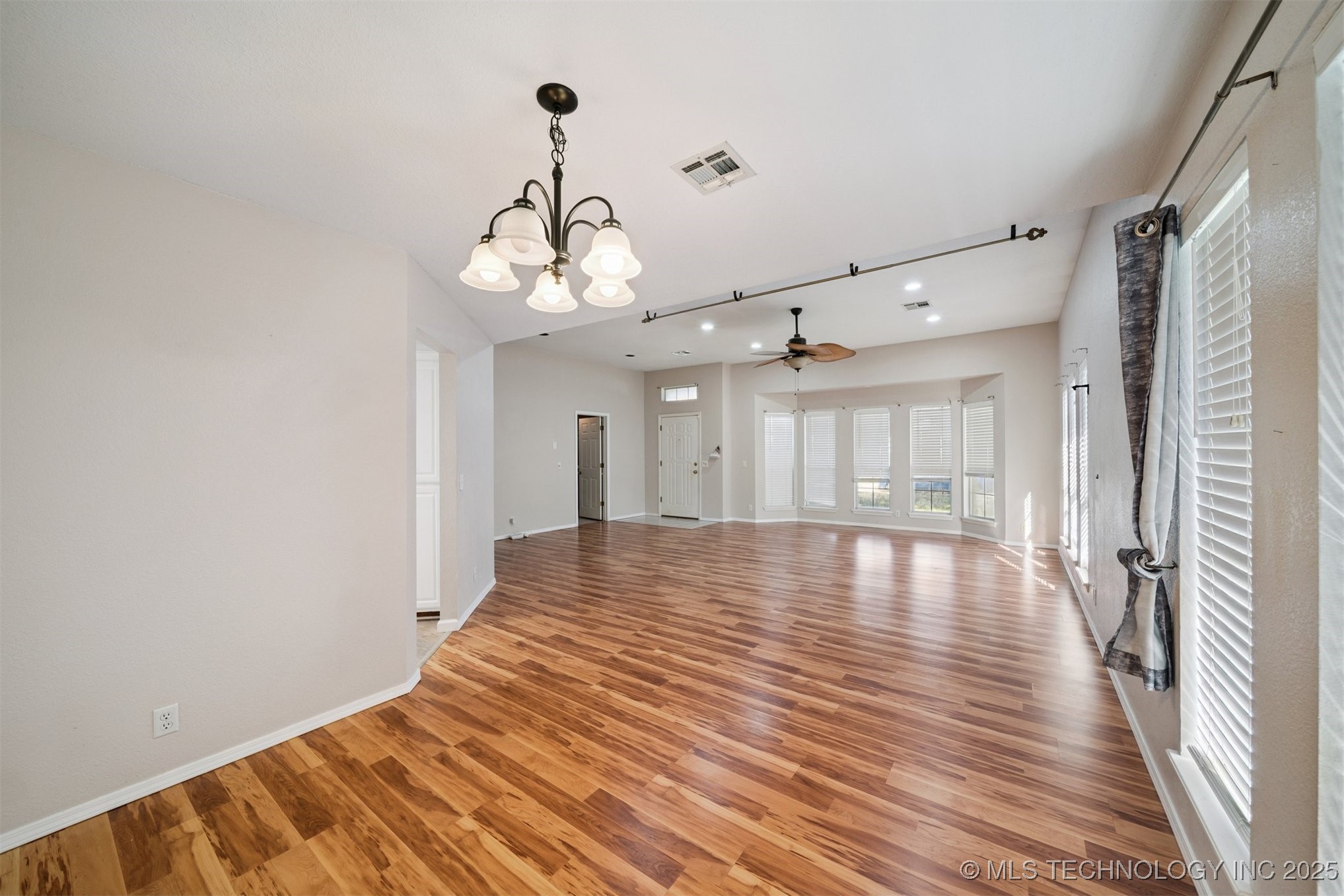 1211 W Edgewater Place