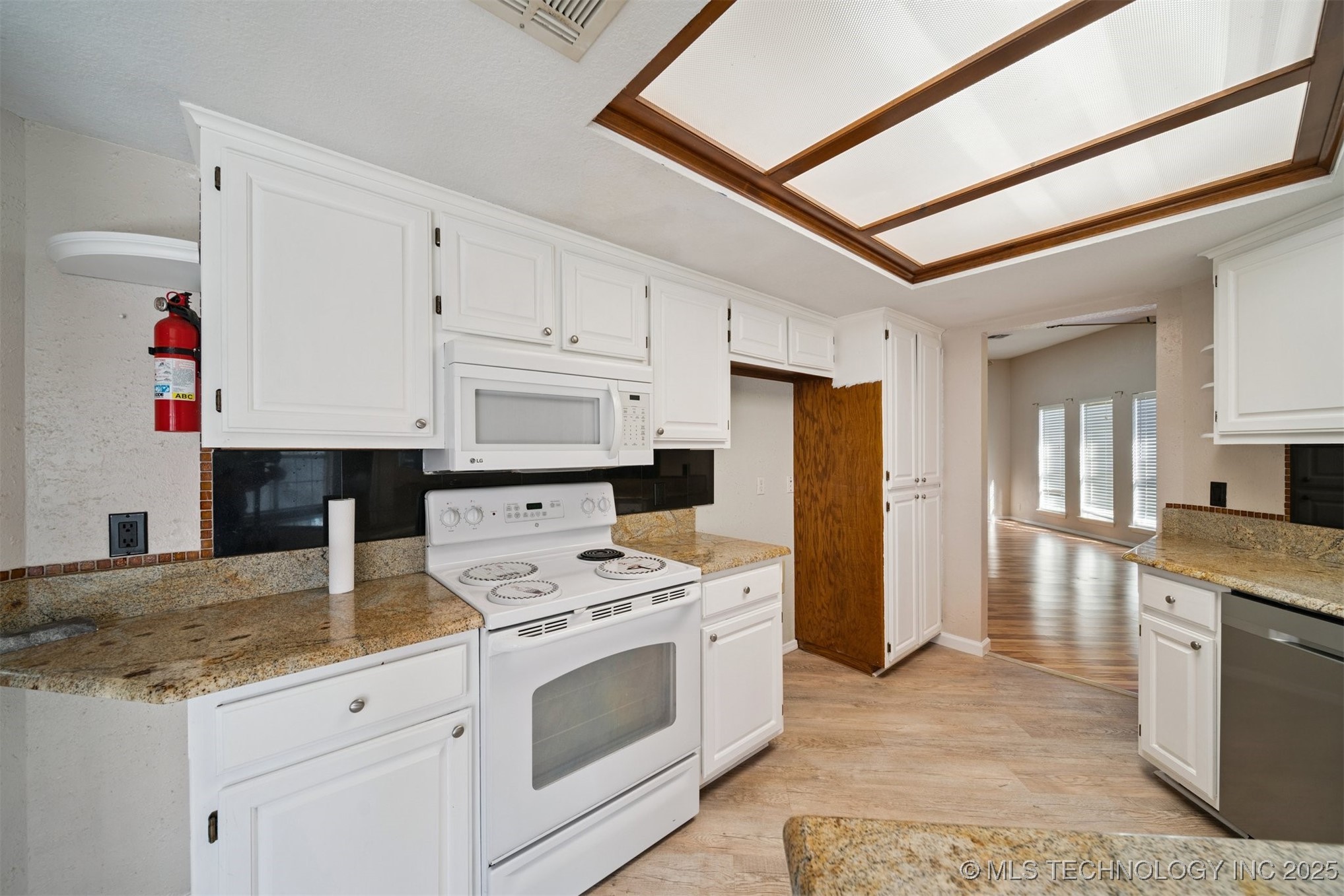 1211 W Edgewater Place