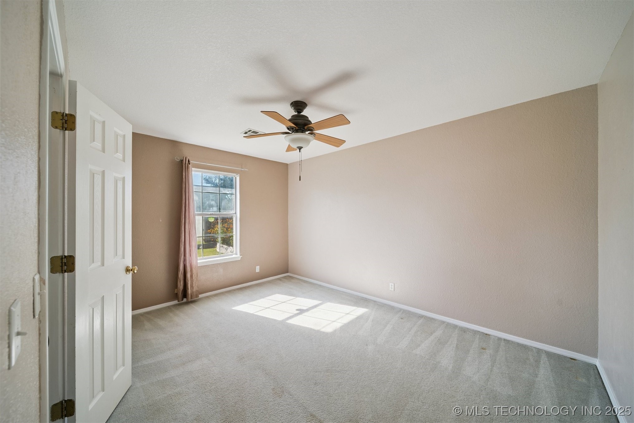 1211 W Edgewater Place