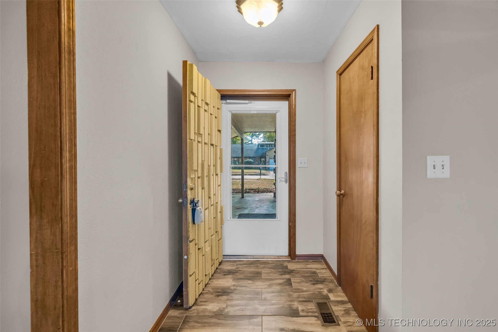 149 W L. Street
