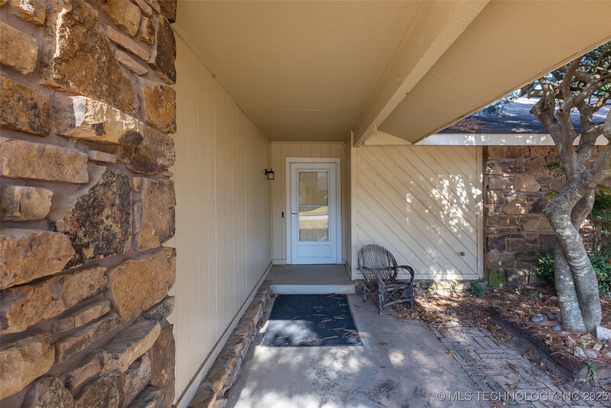149 W L. Street