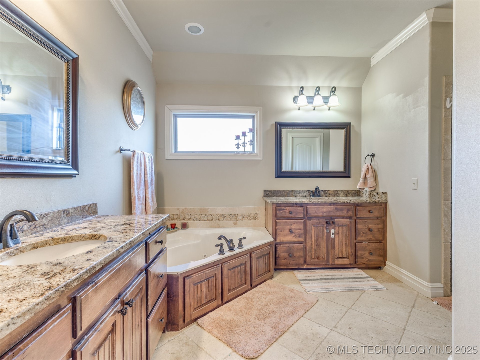 1416 W Ulysses Street
