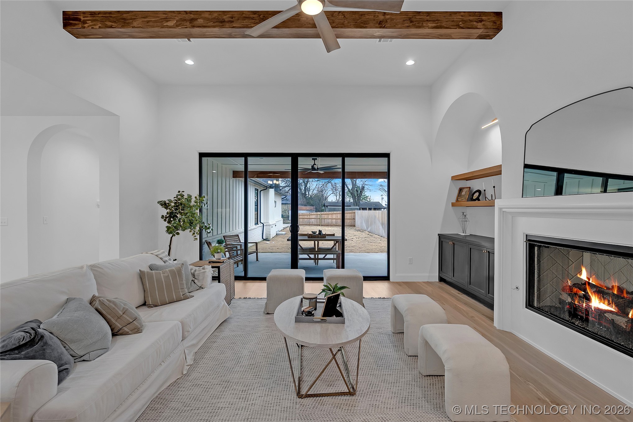 515 W El Paso Street