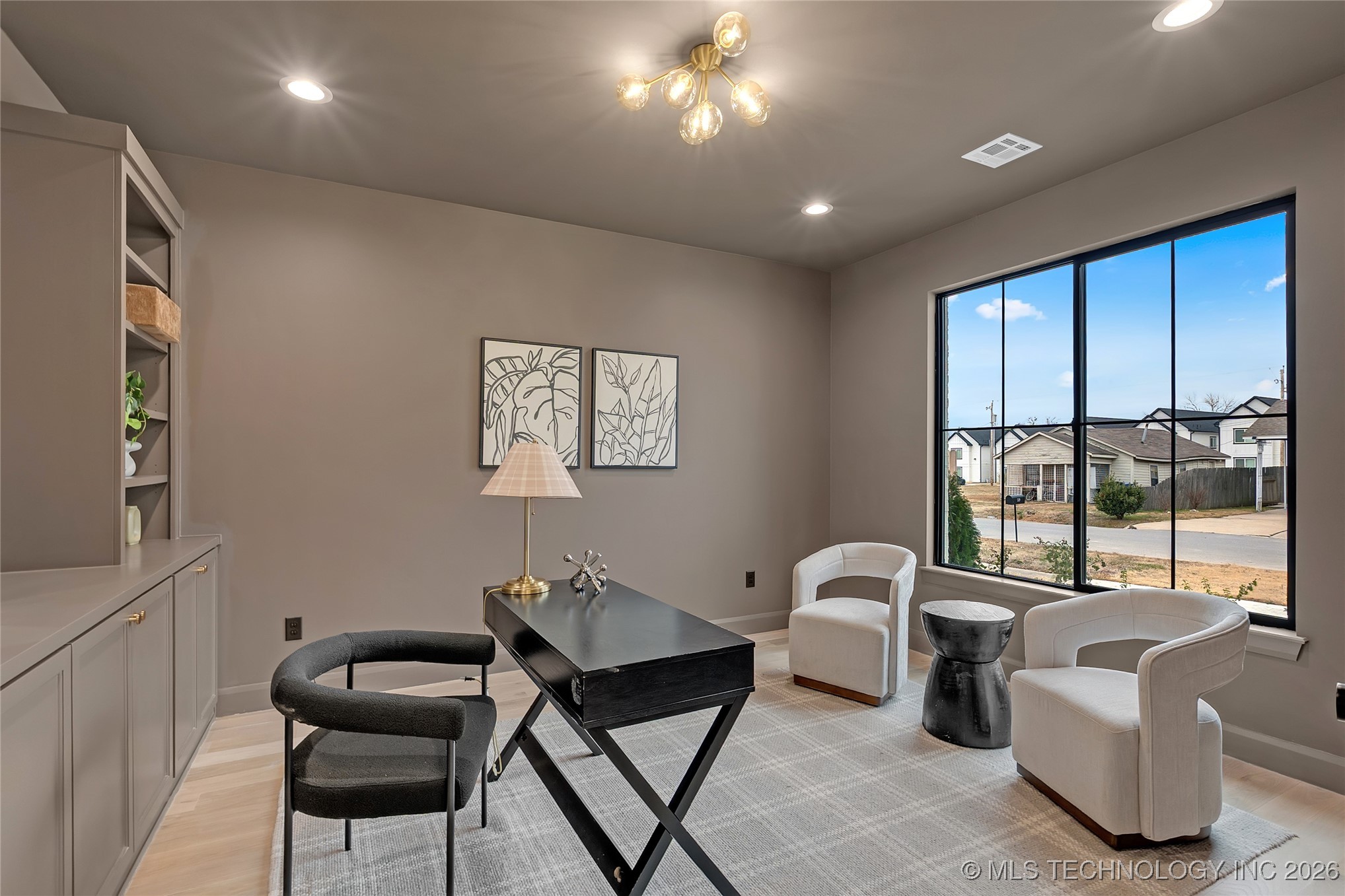 515 W El Paso Street