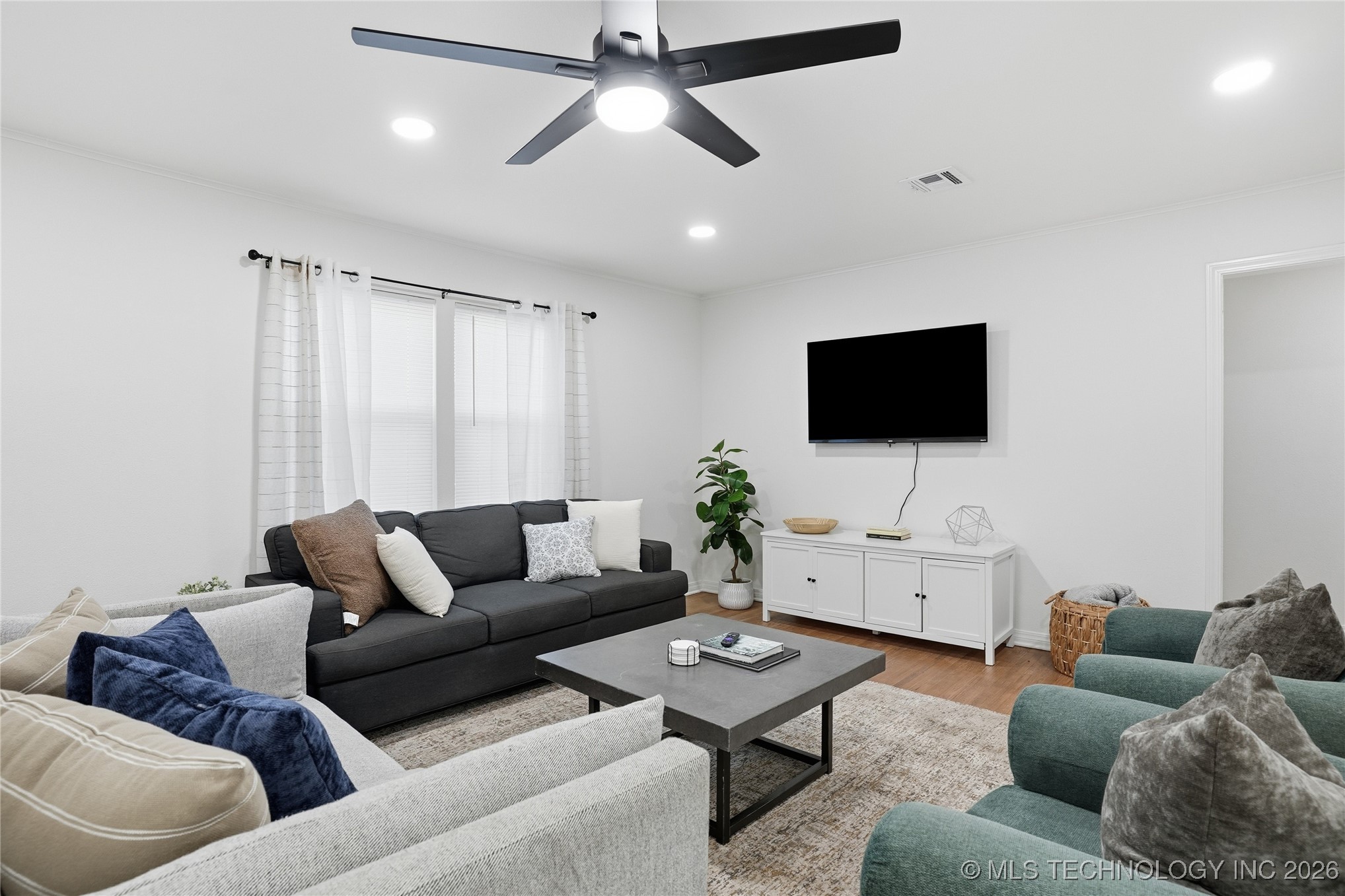 1416 E 50th Street