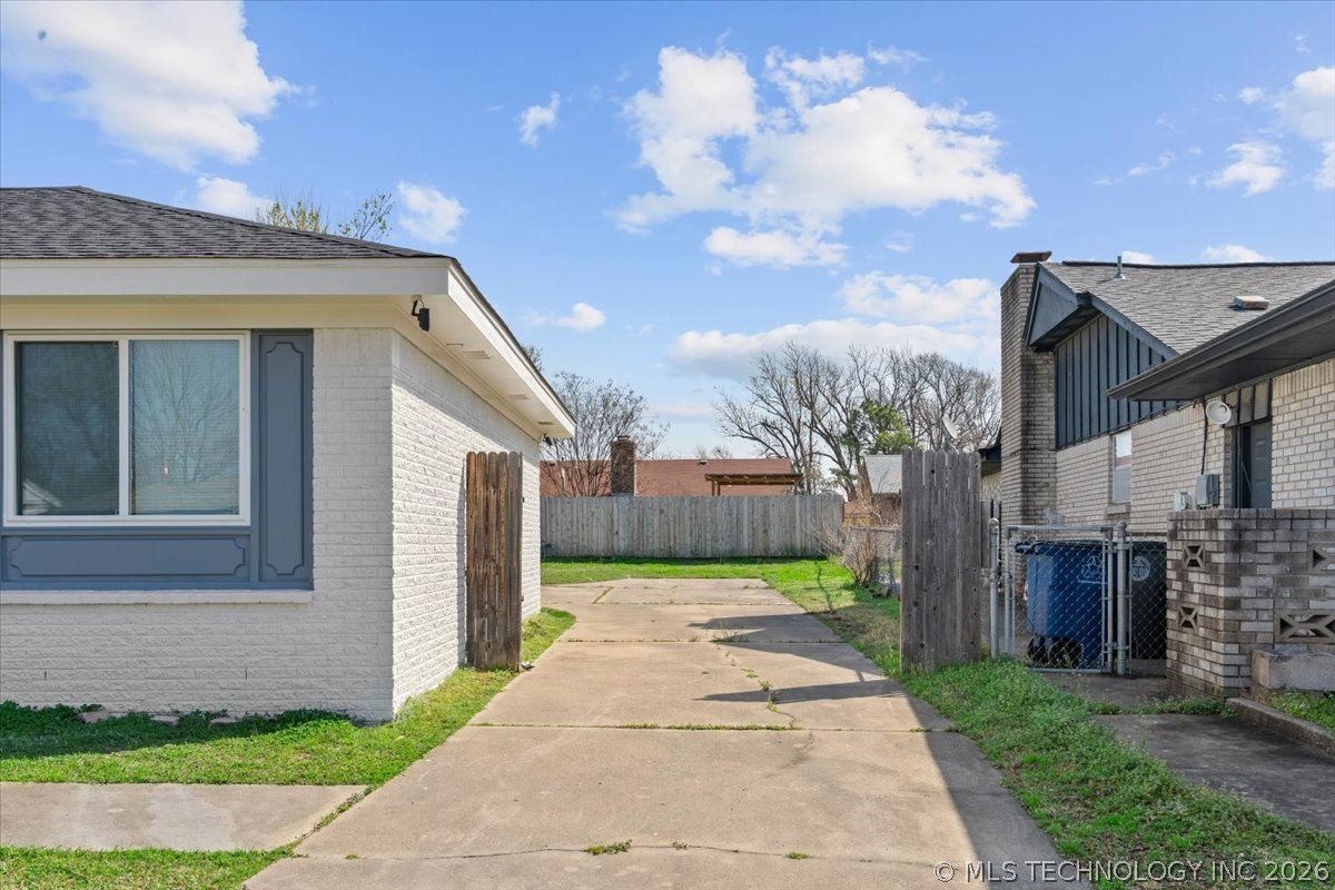 2527 S 110th East Avenue