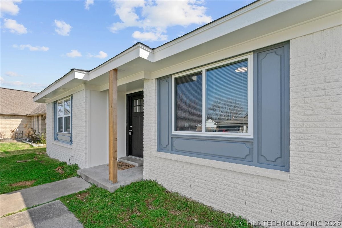 2527 S 110th East Avenue