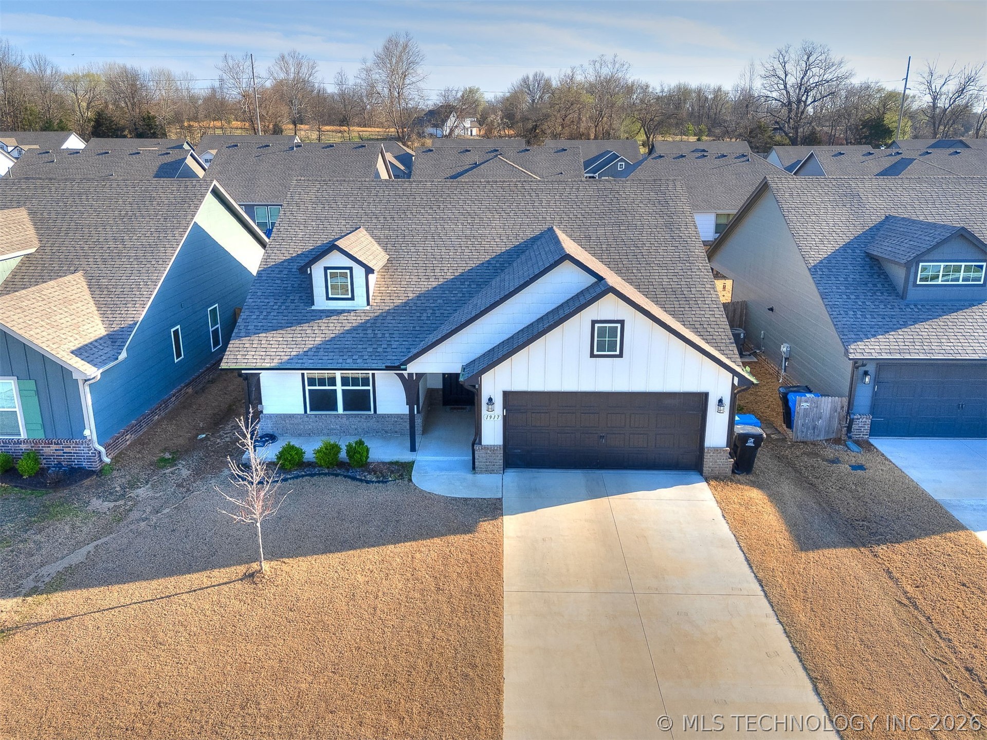 1917 E Van Buren Street