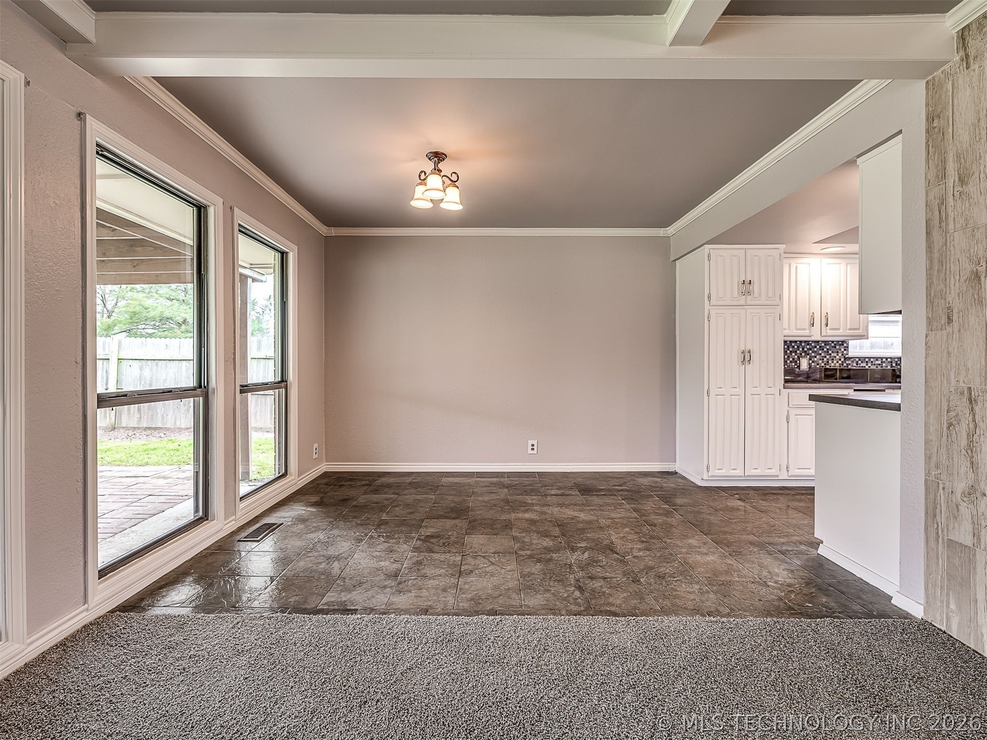 8960 E 16th Place