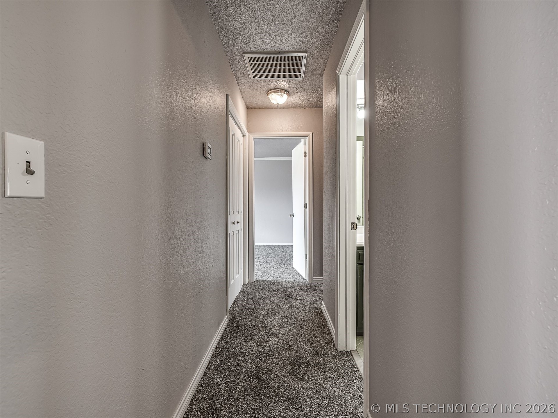 8960 E 16th Place