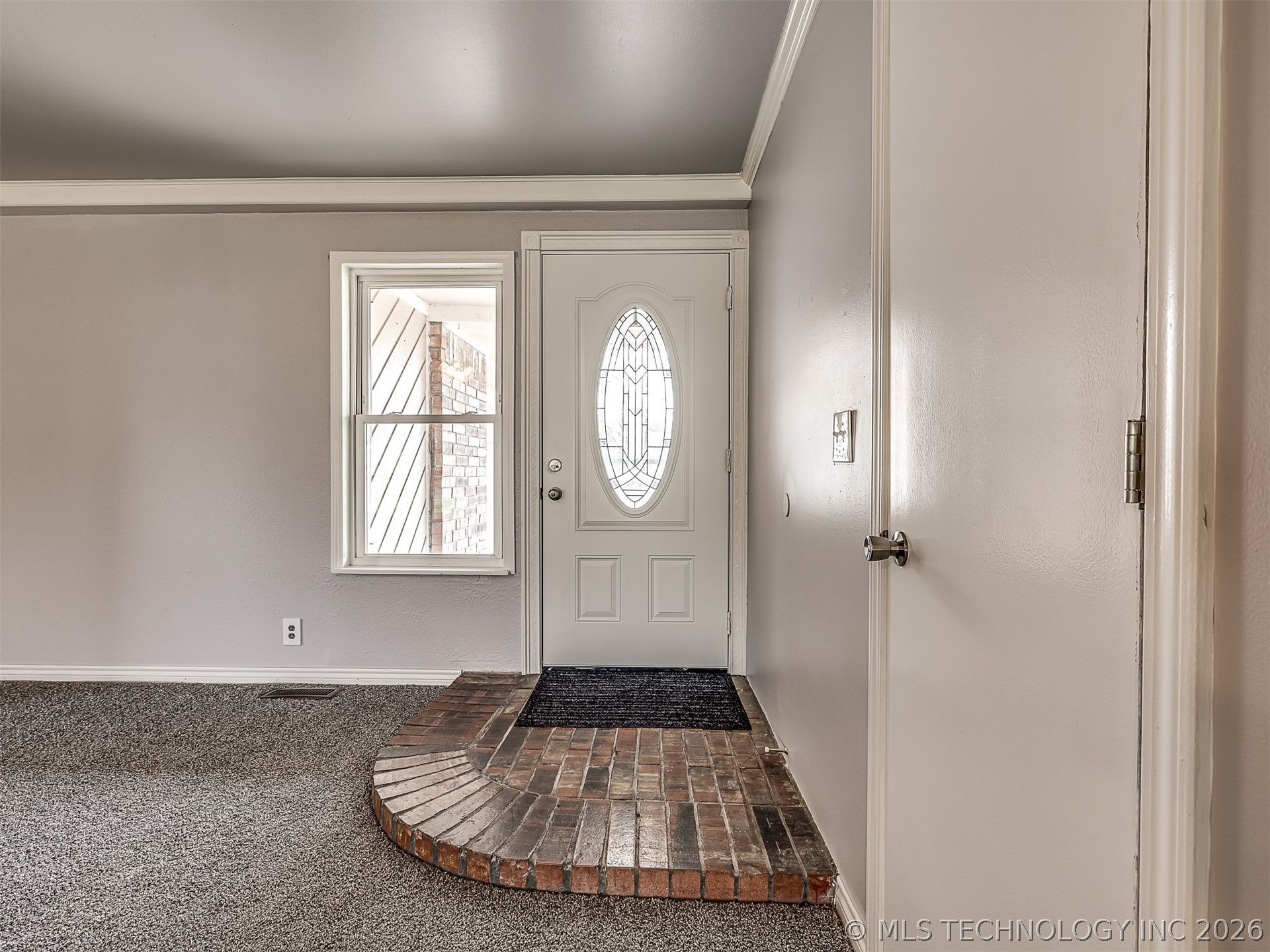 8960 E 16th Place