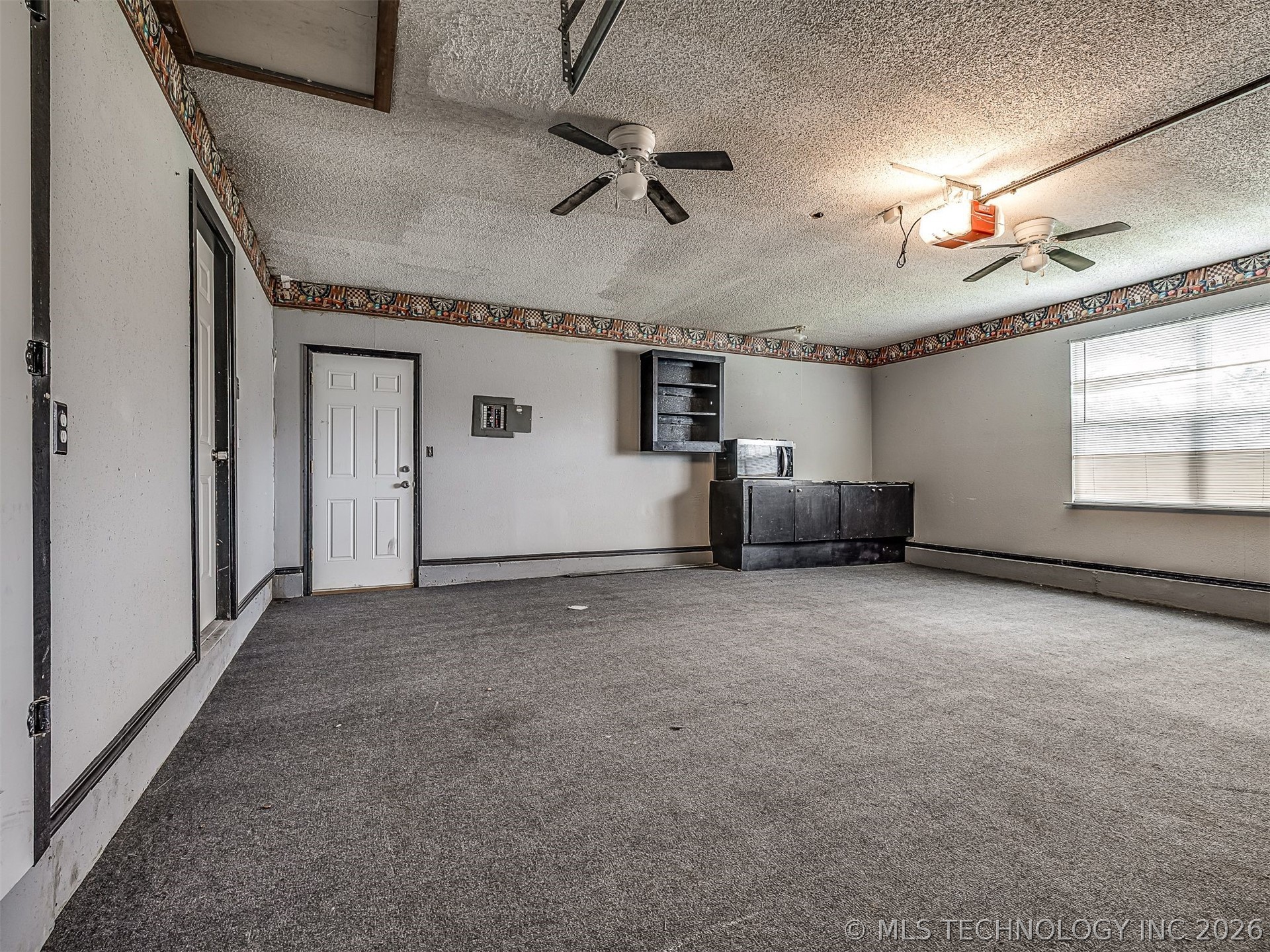 8960 E 16th Place