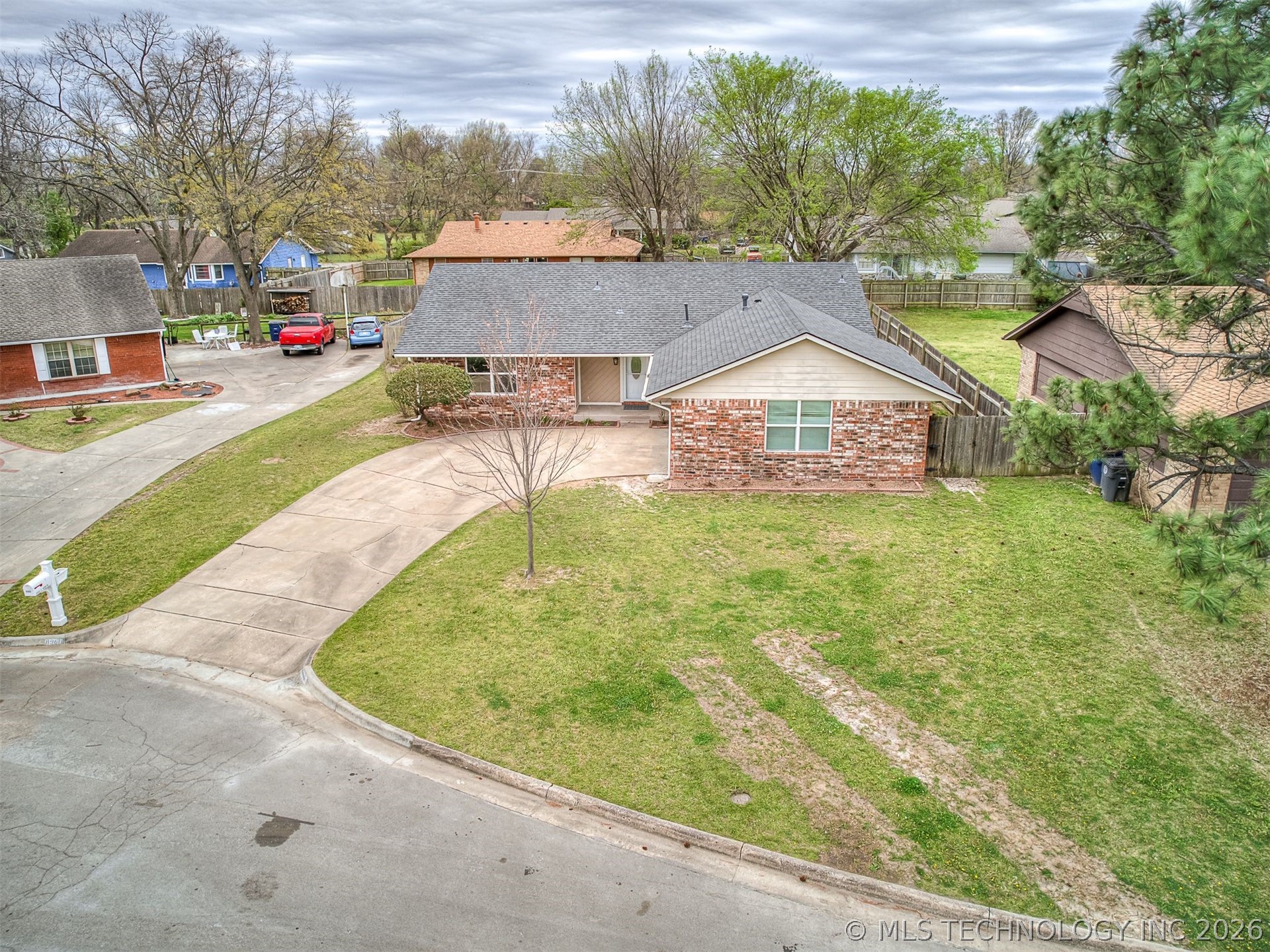 8960 E 16th Place