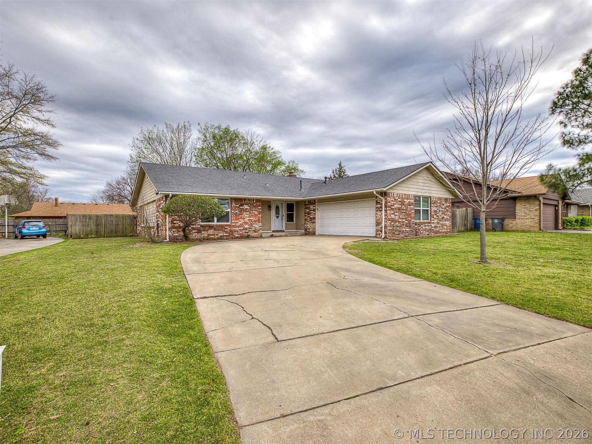 8960 E 16th Place