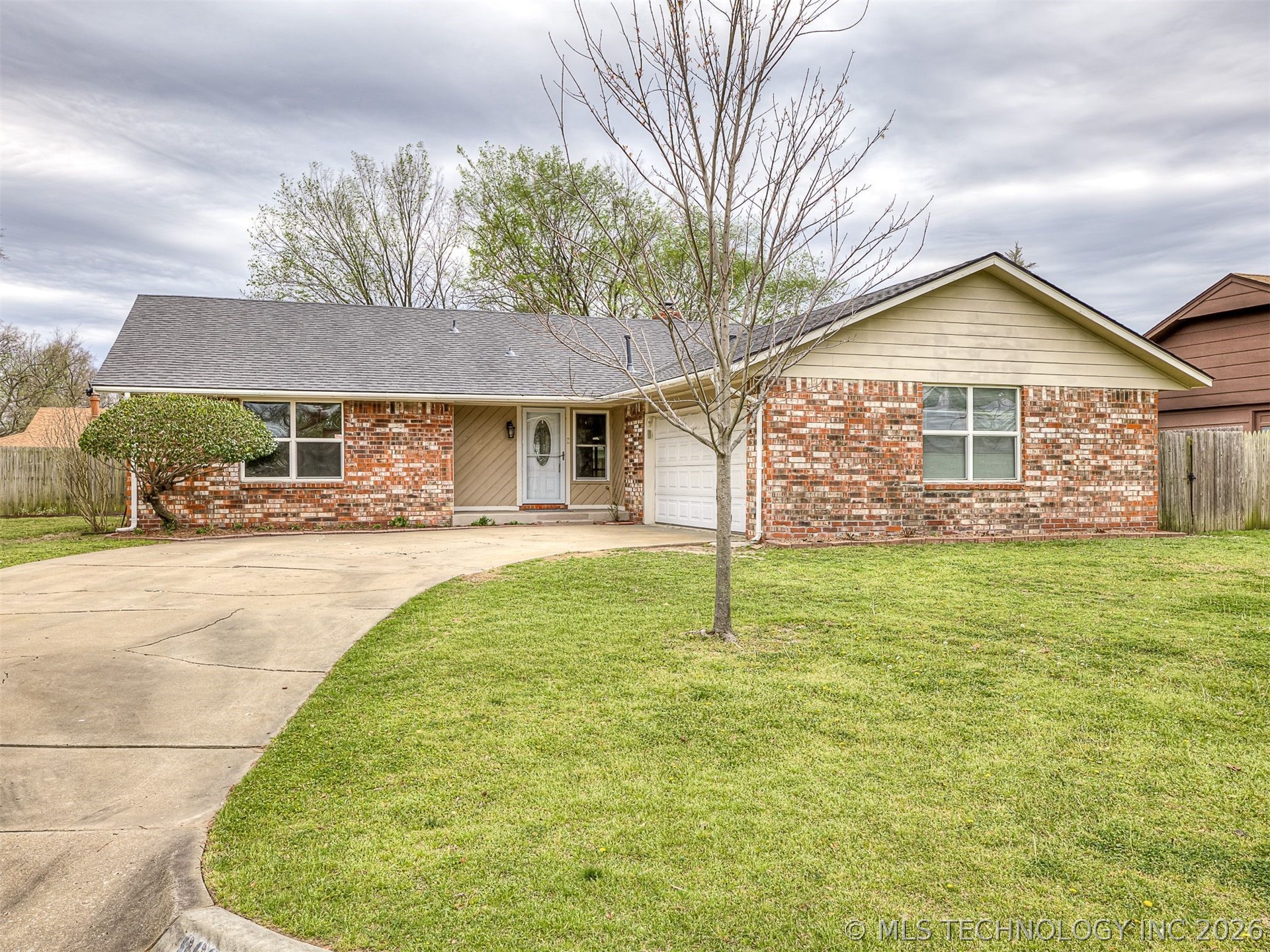 8960 E 16th Place
