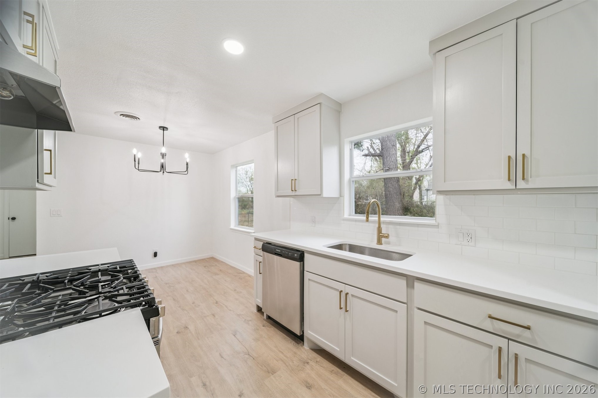 4620 N Saint Louis Avenue