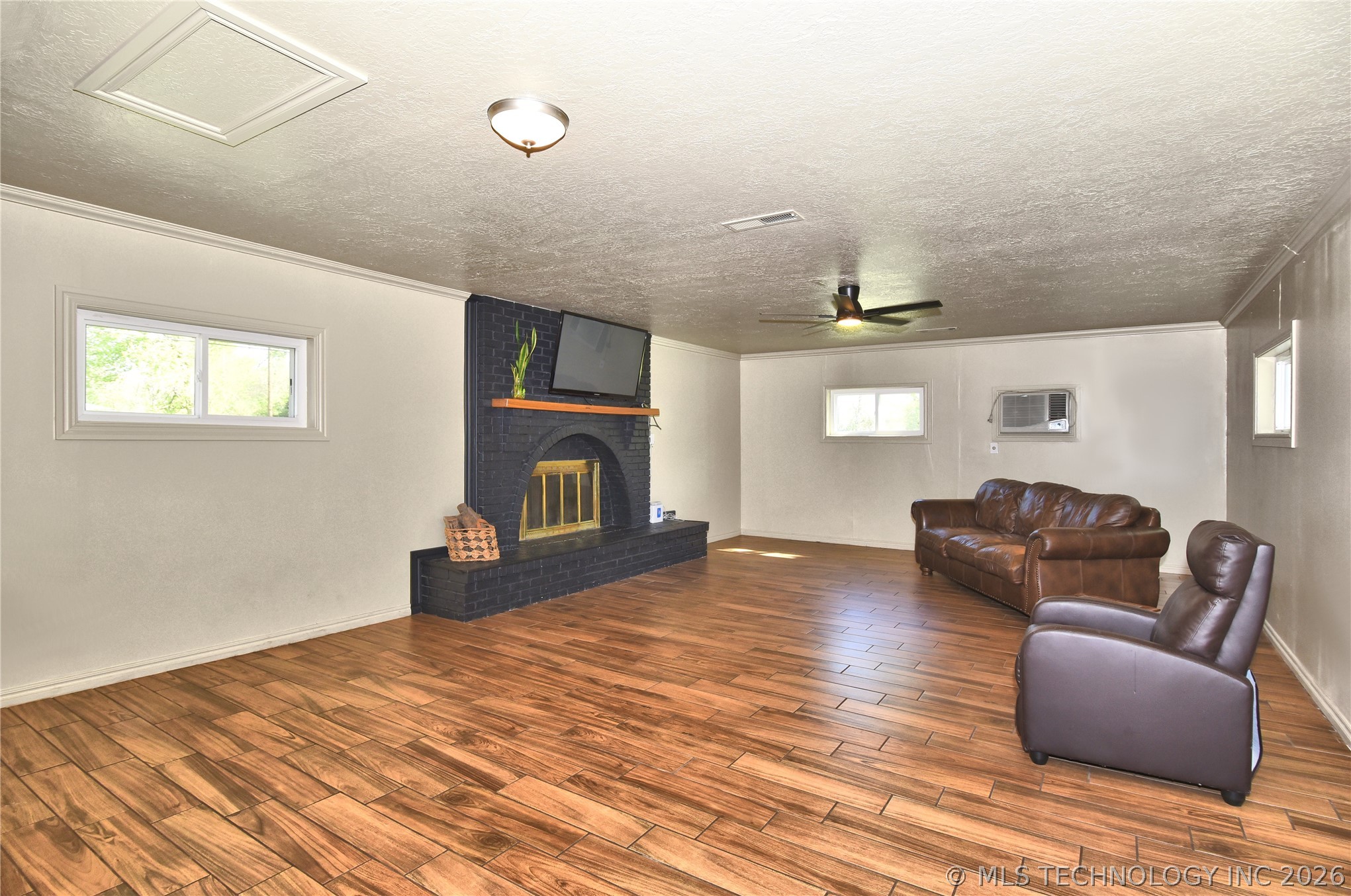 533 S 107th East Avenue