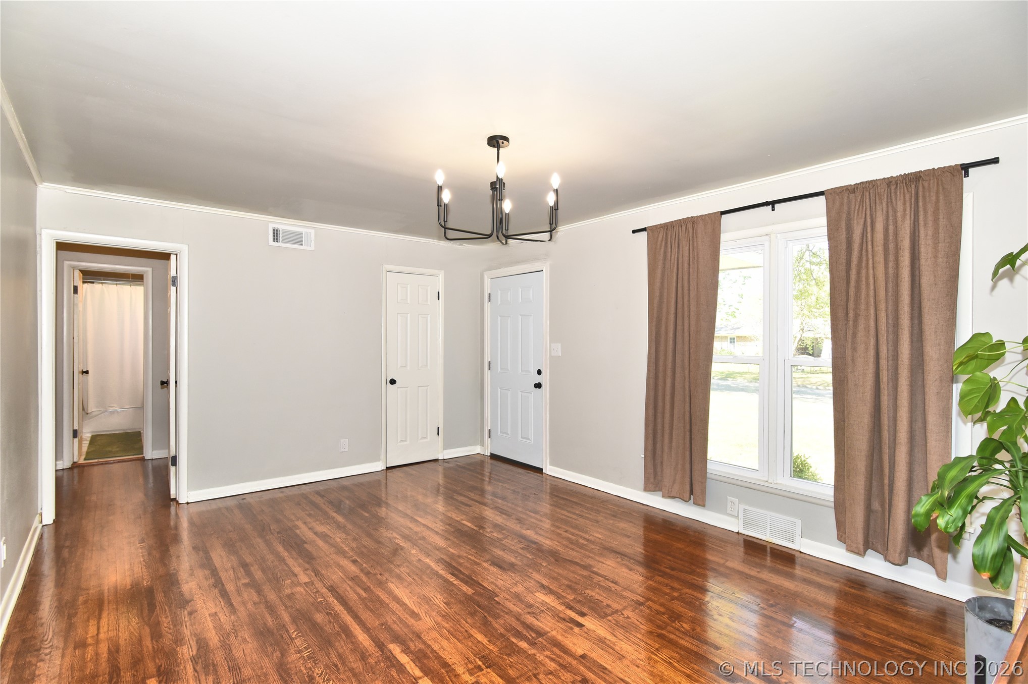 533 S 107th East Avenue