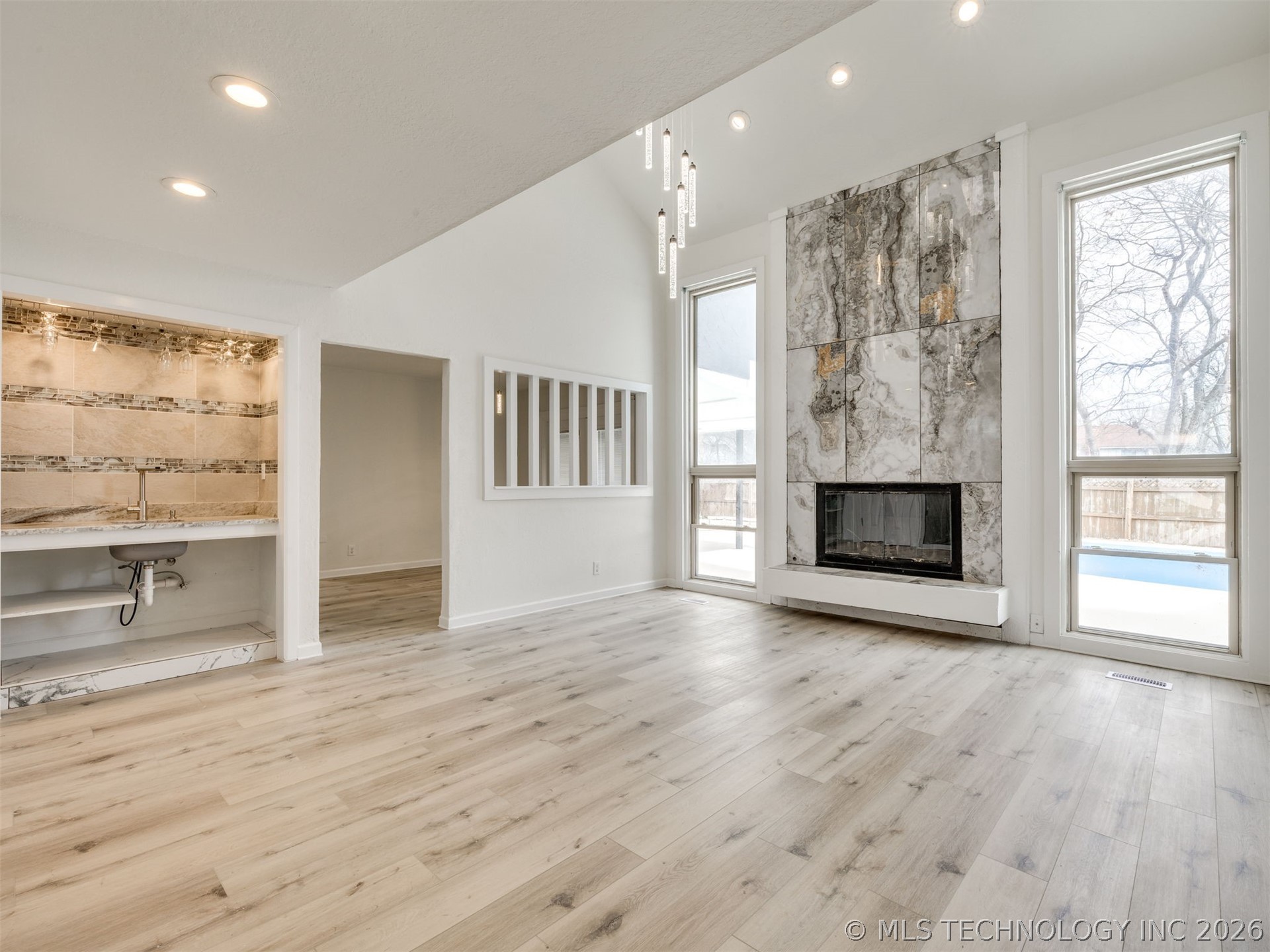 8408 E 64th Place