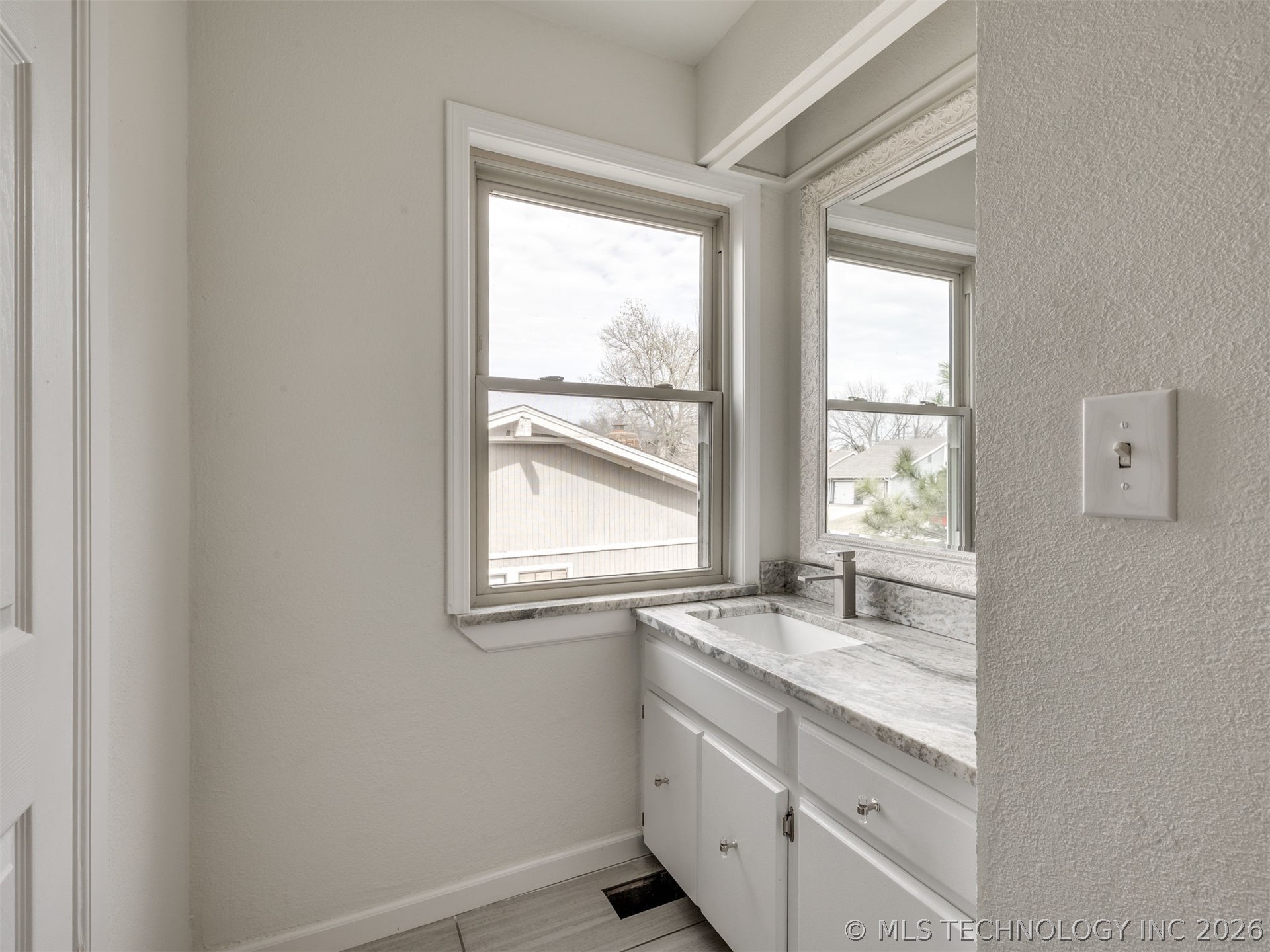 8408 E 64th Place