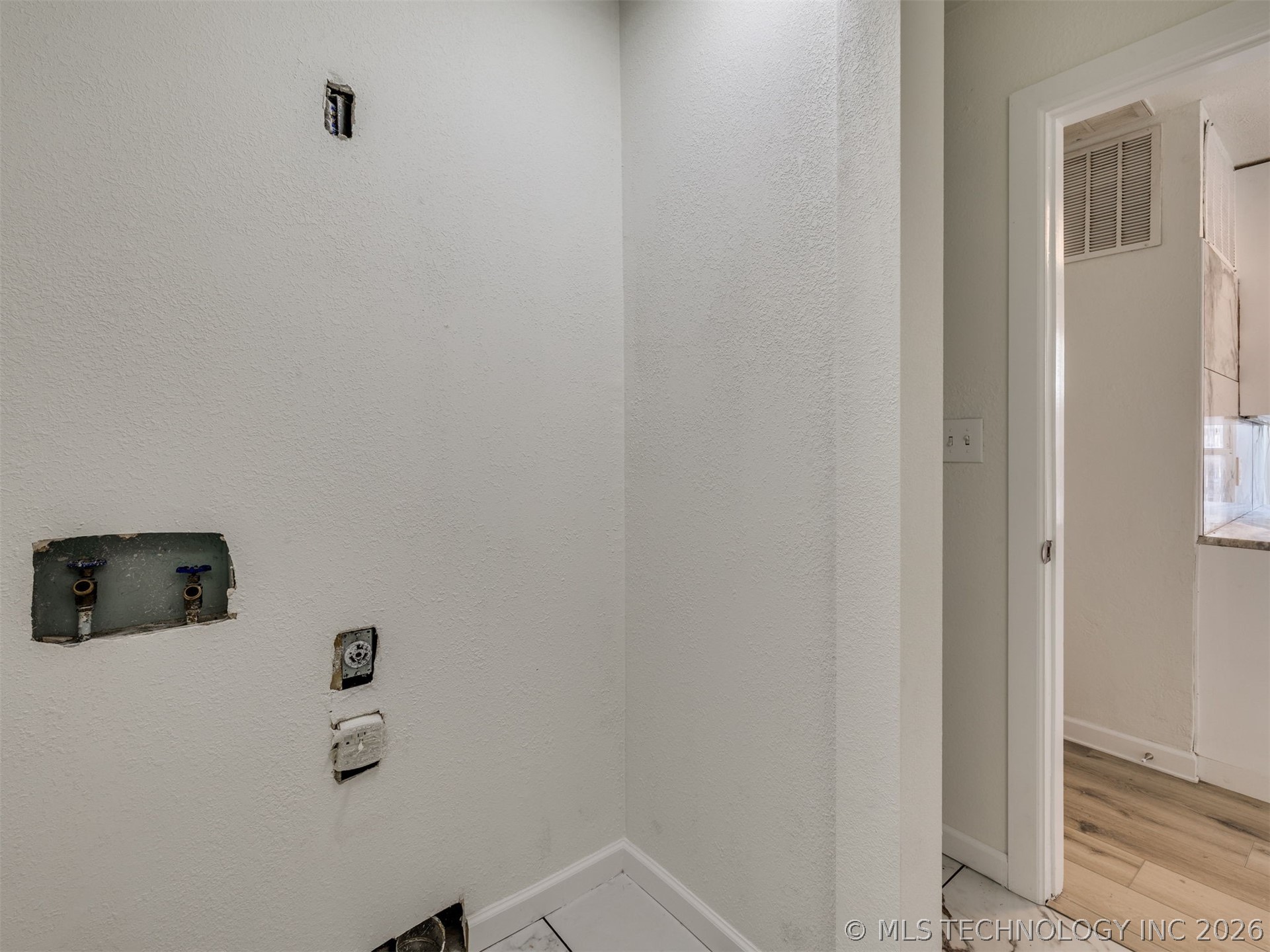 8408 E 64th Place
