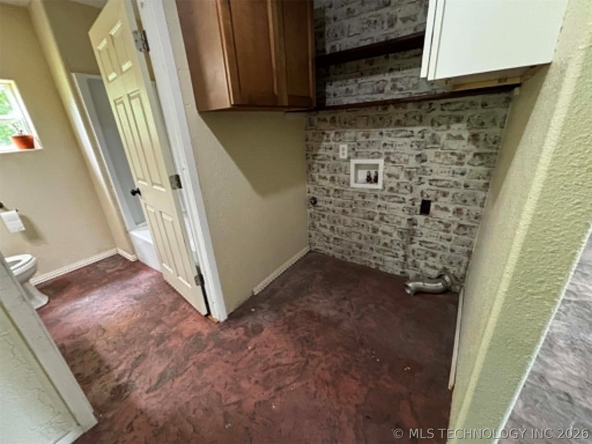 552 S 4th Street
