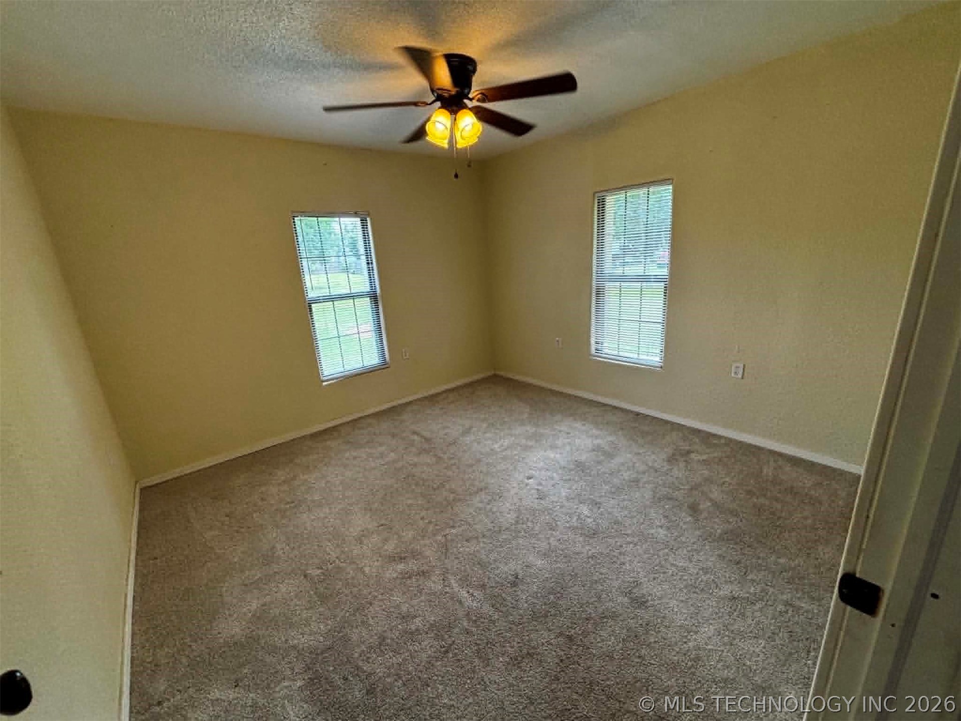 552 S 4th Street