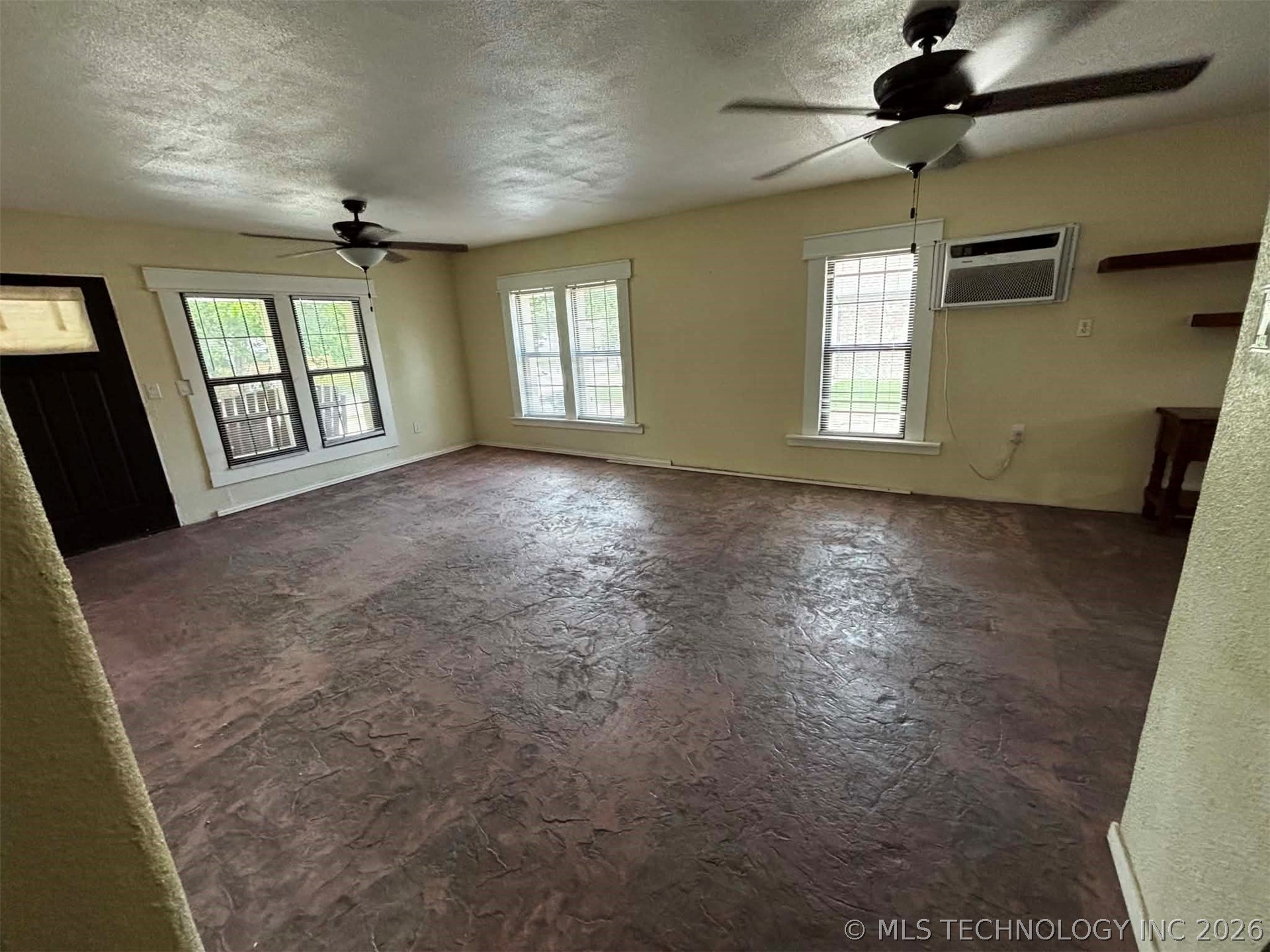 552 S 4th Street