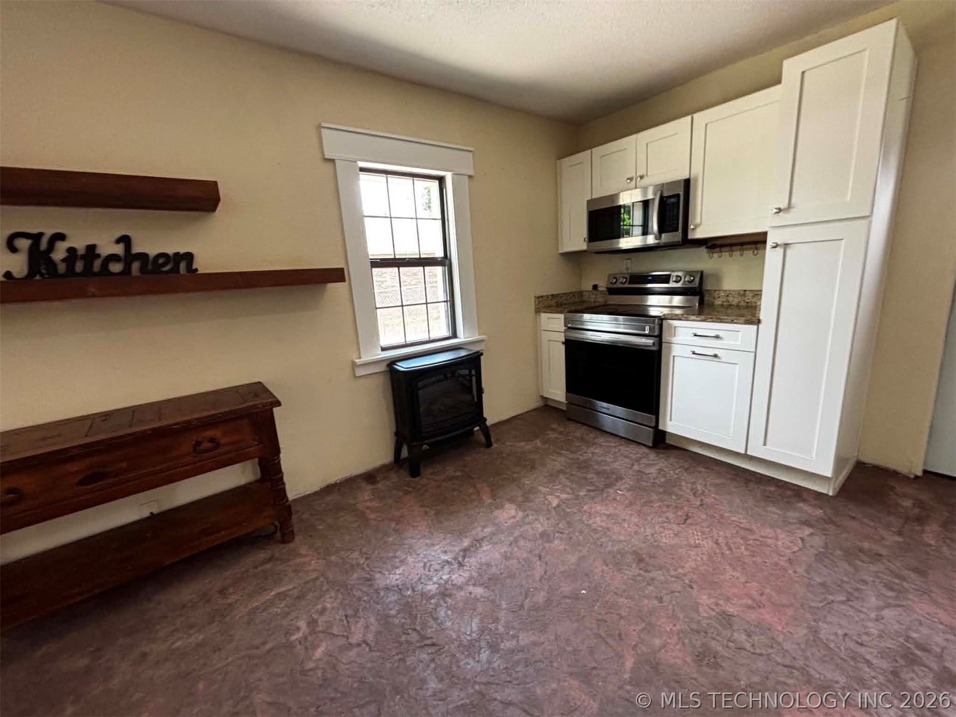 552 S 4th Street