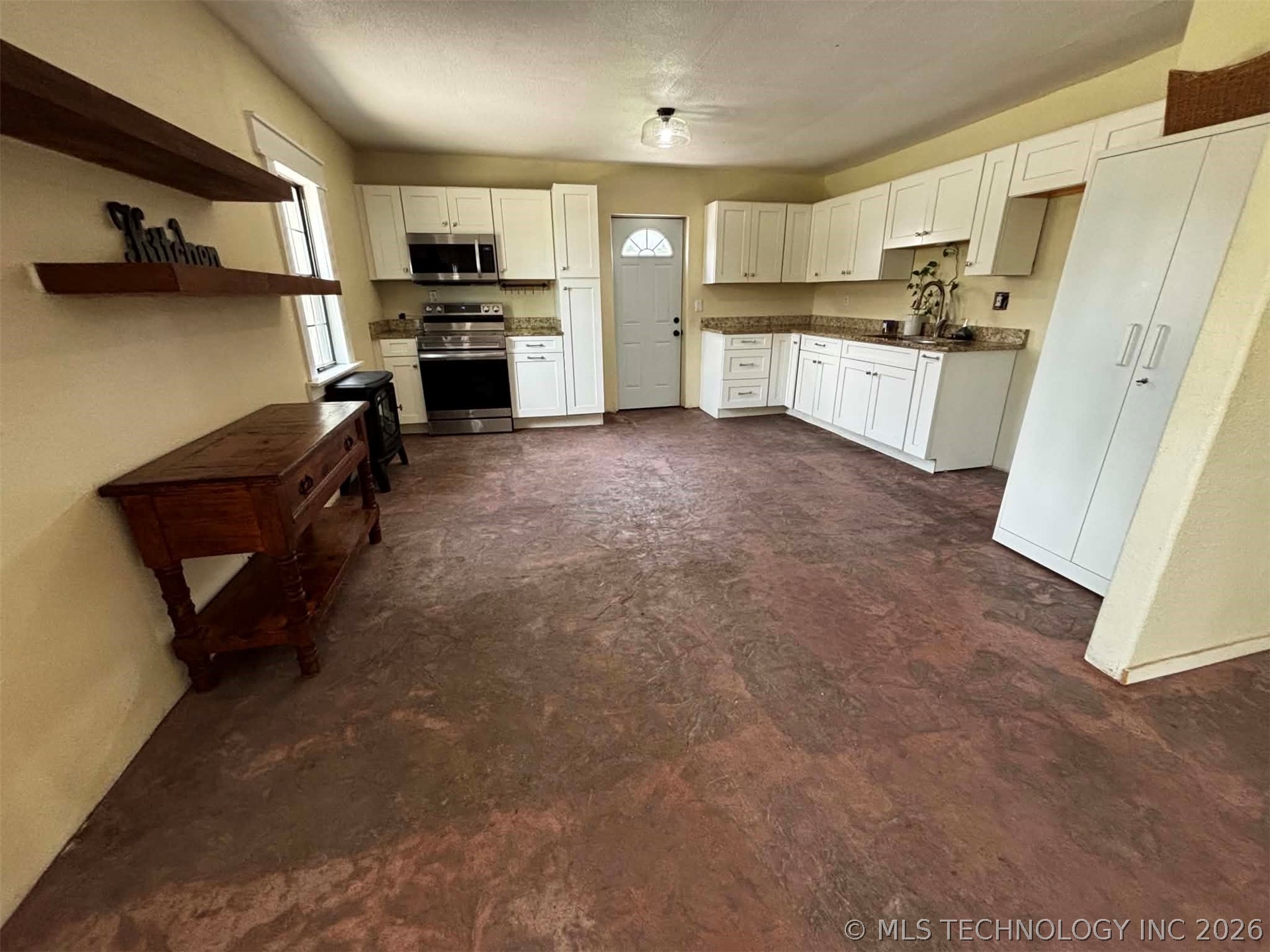 552 S 4th Street
